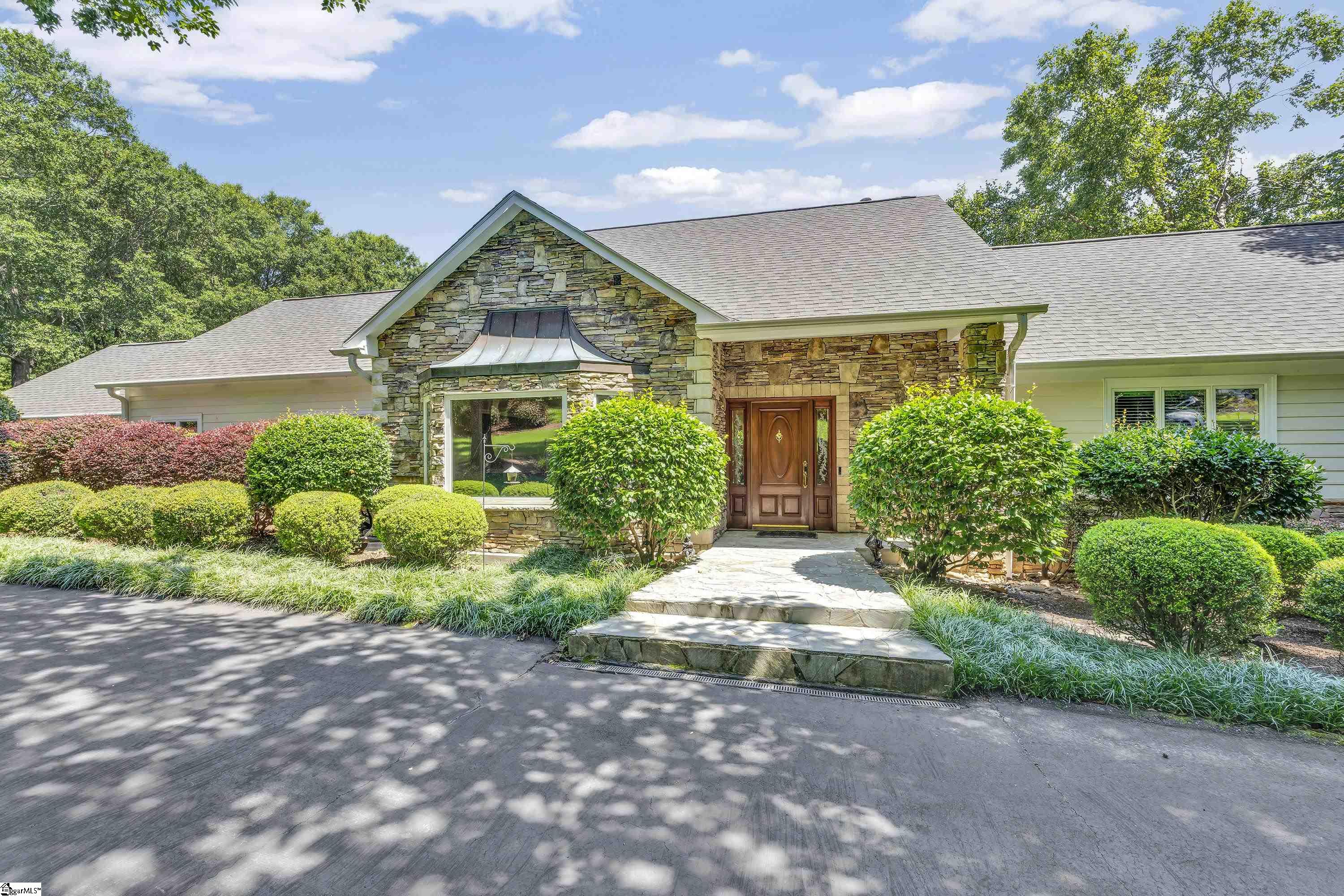 15 Darien Way