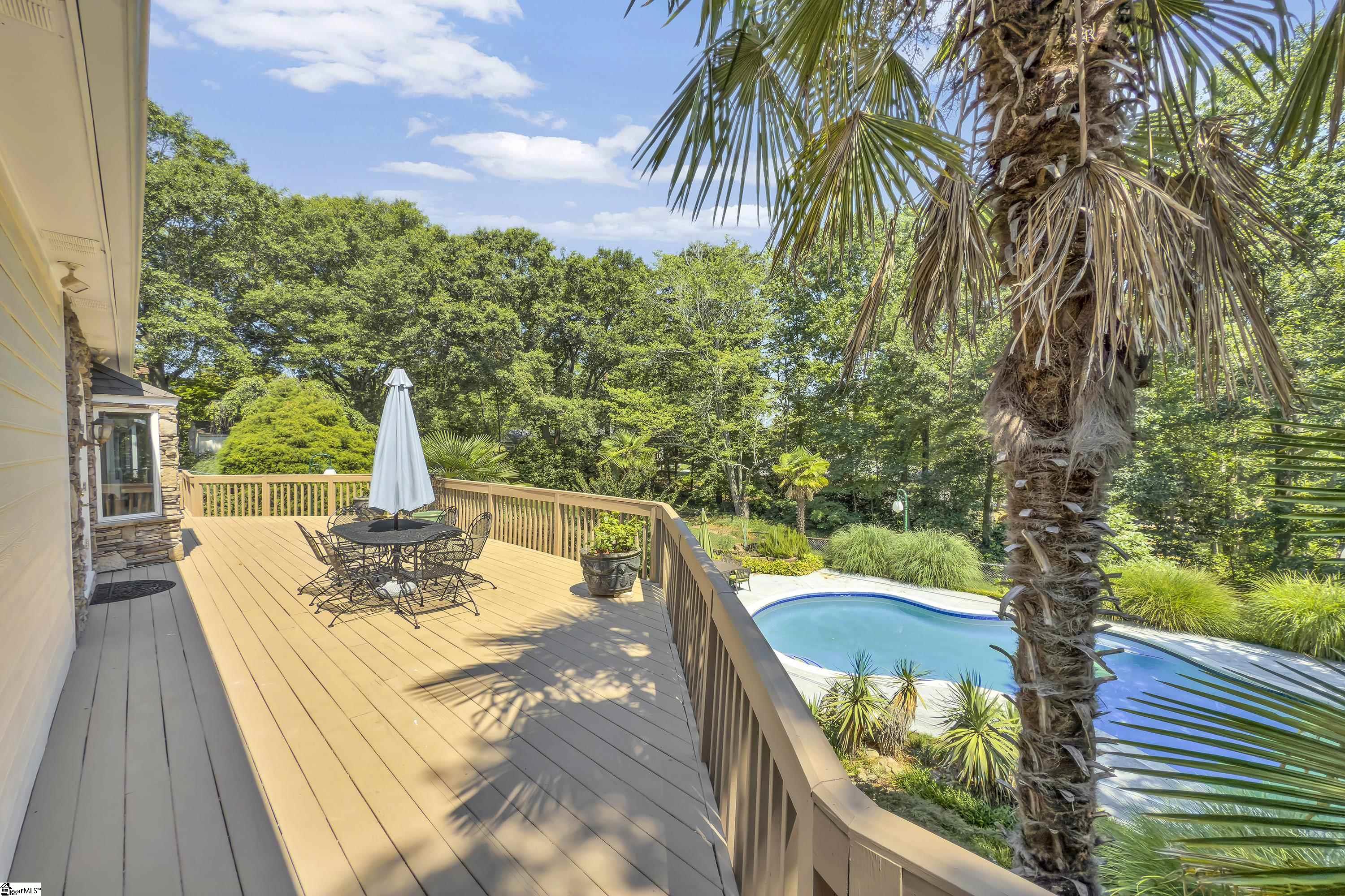 15 Darien Way