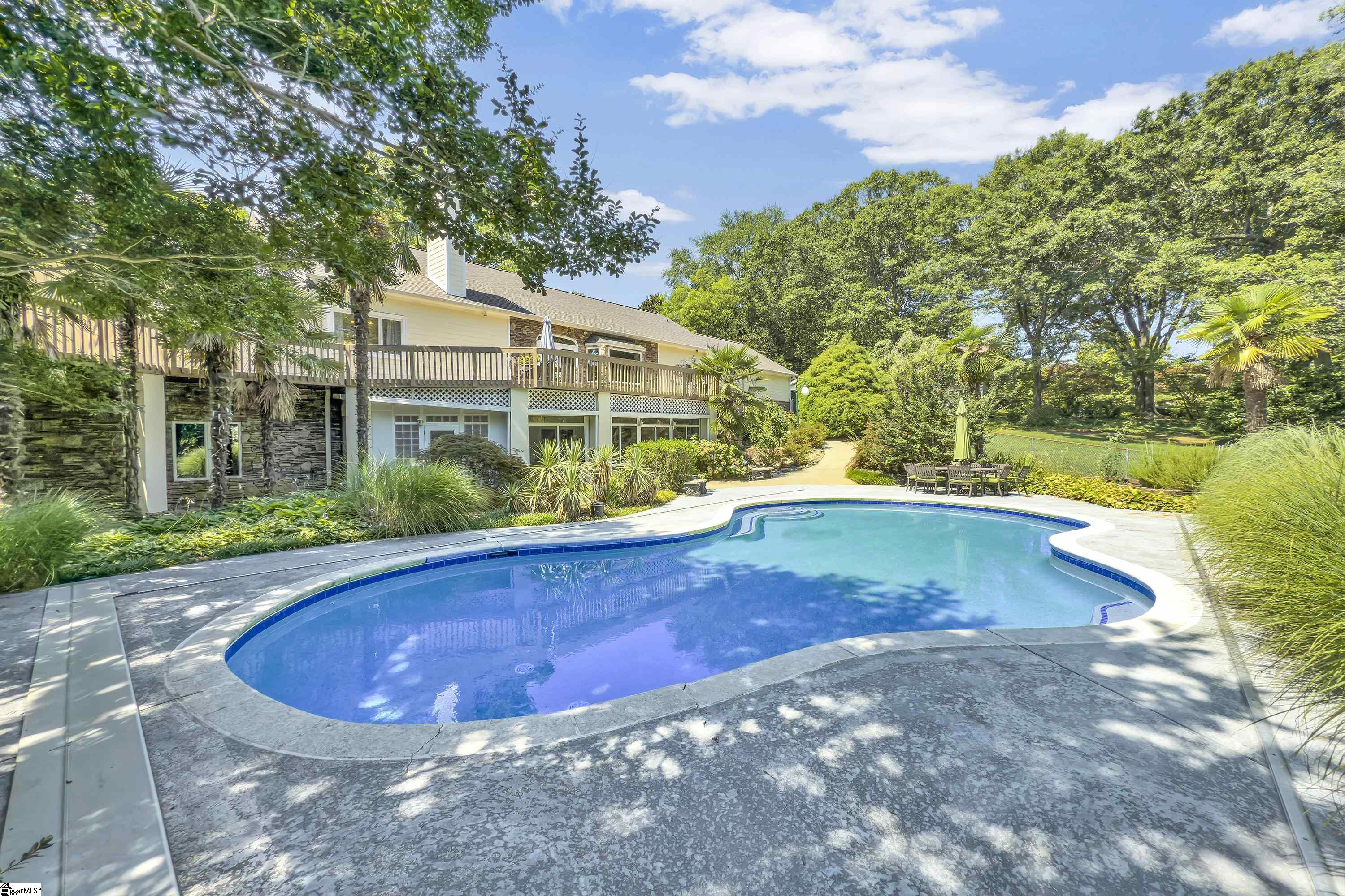 15 Darien Way