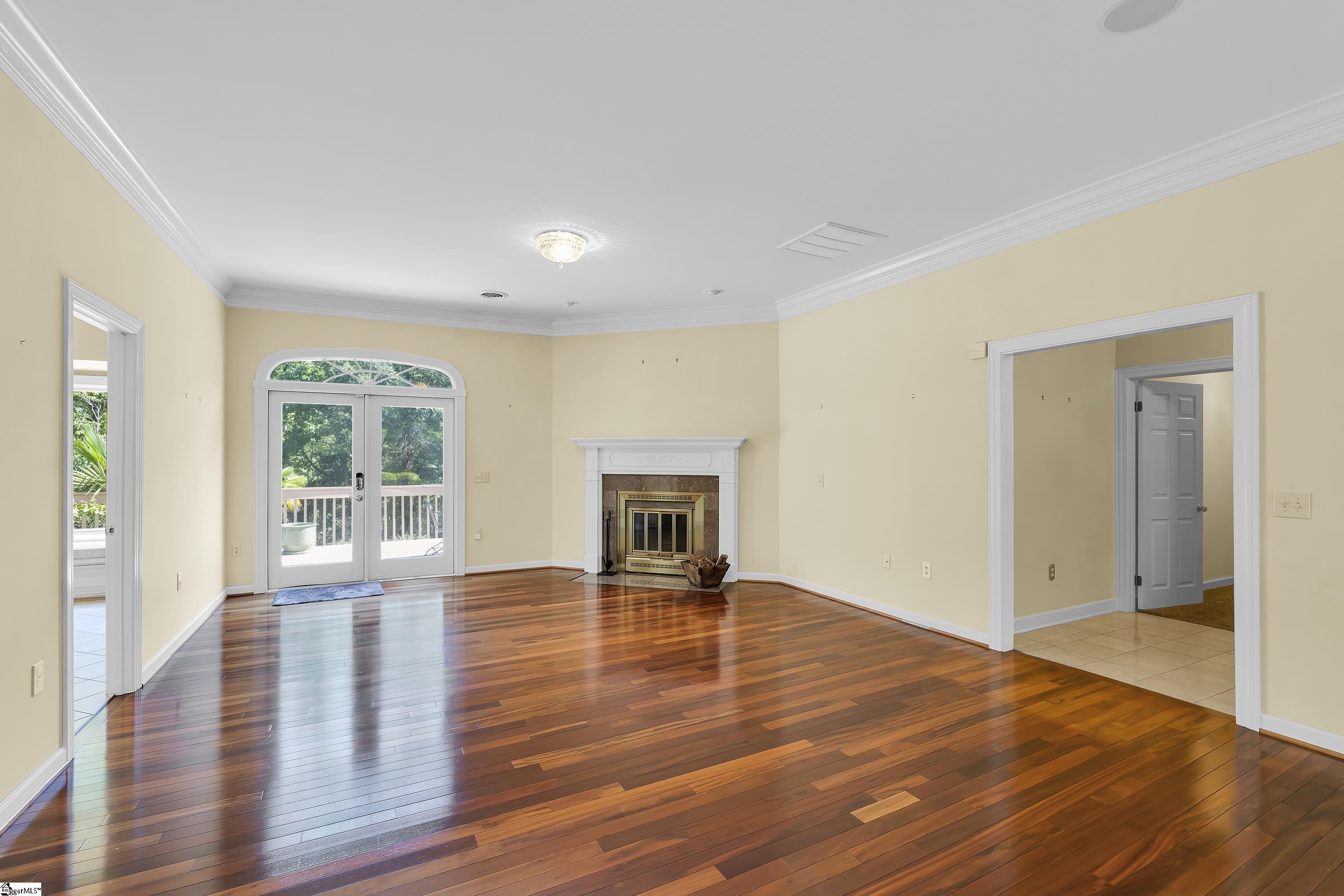 15 Darien Way
