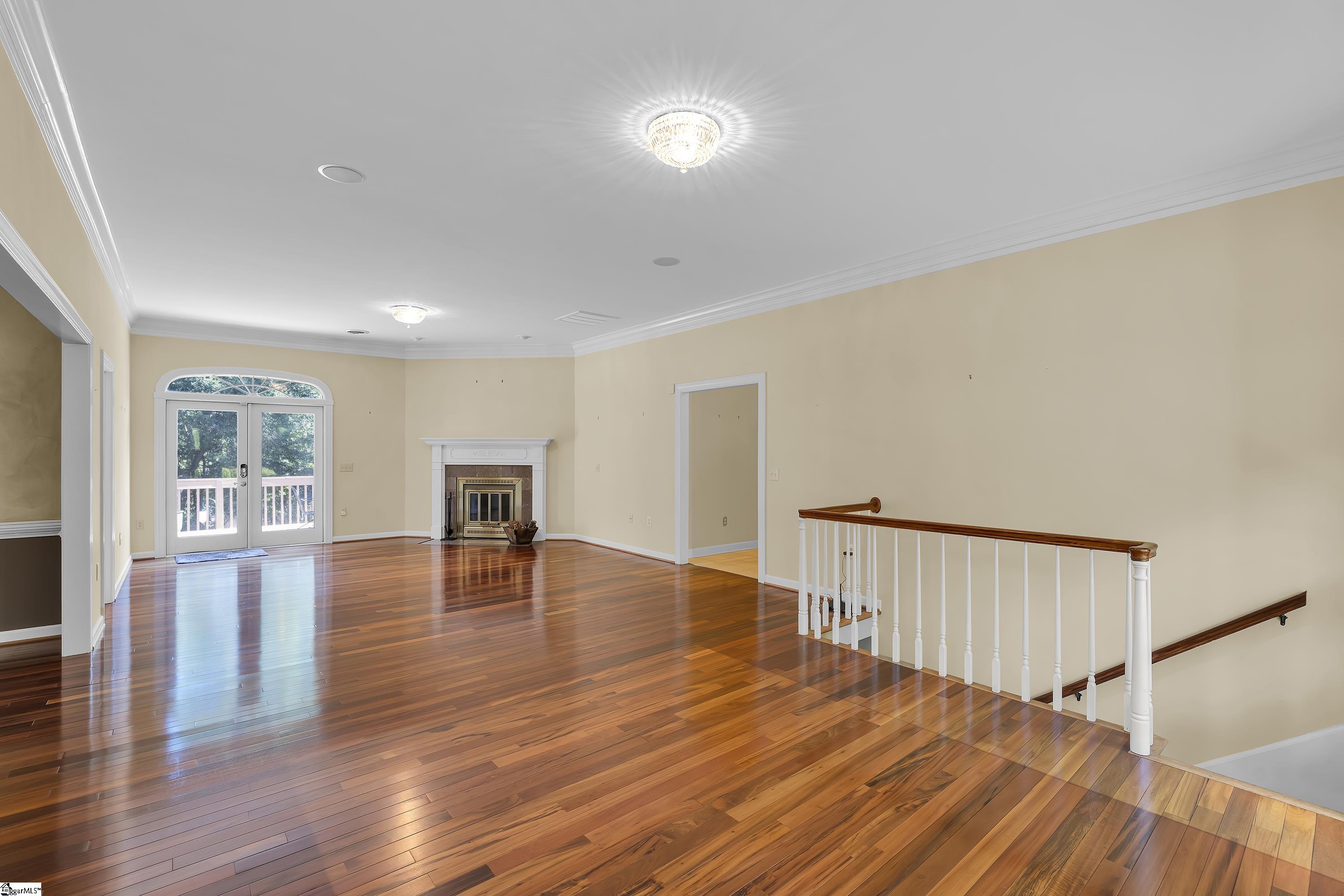15 Darien Way