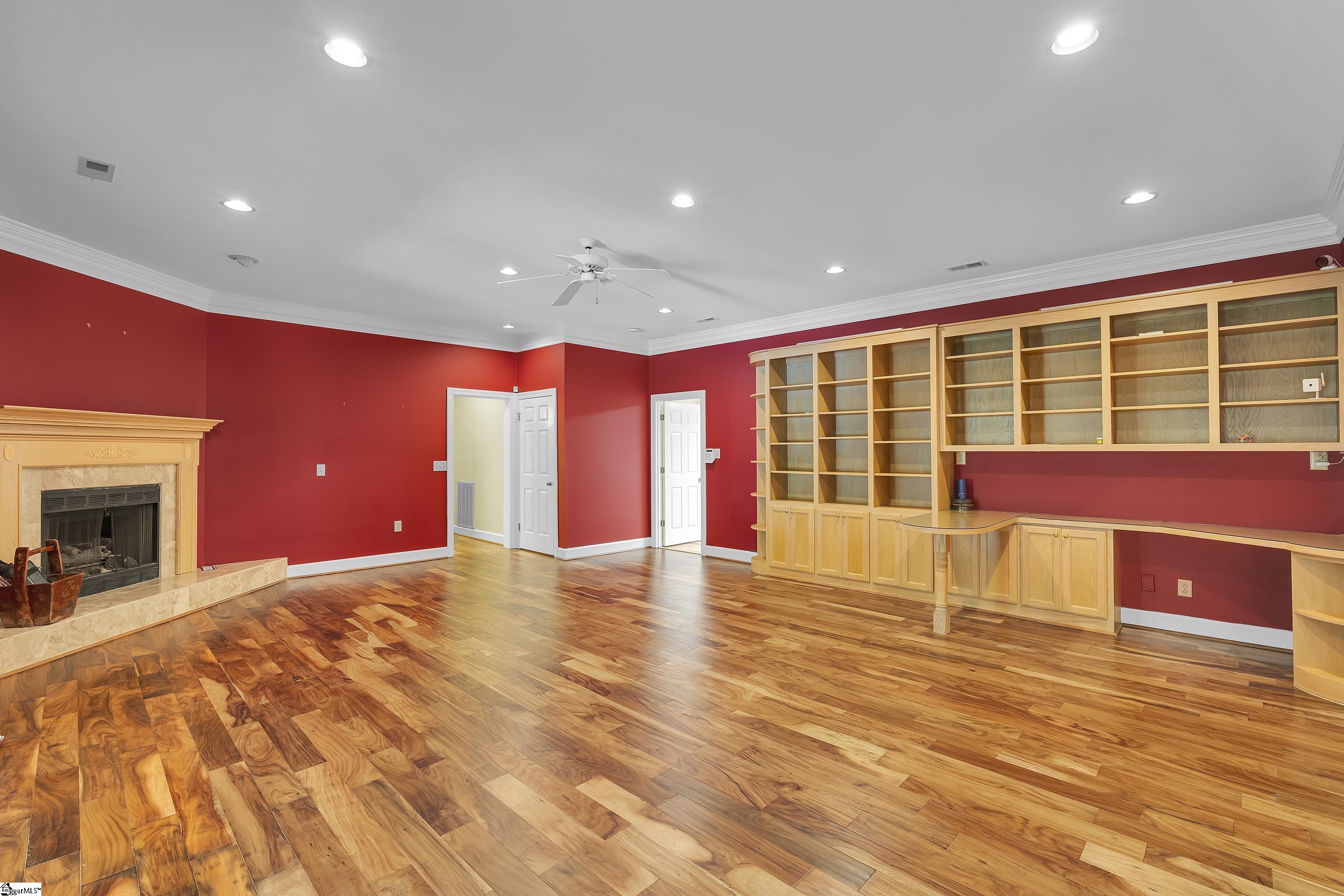 15 Darien Way