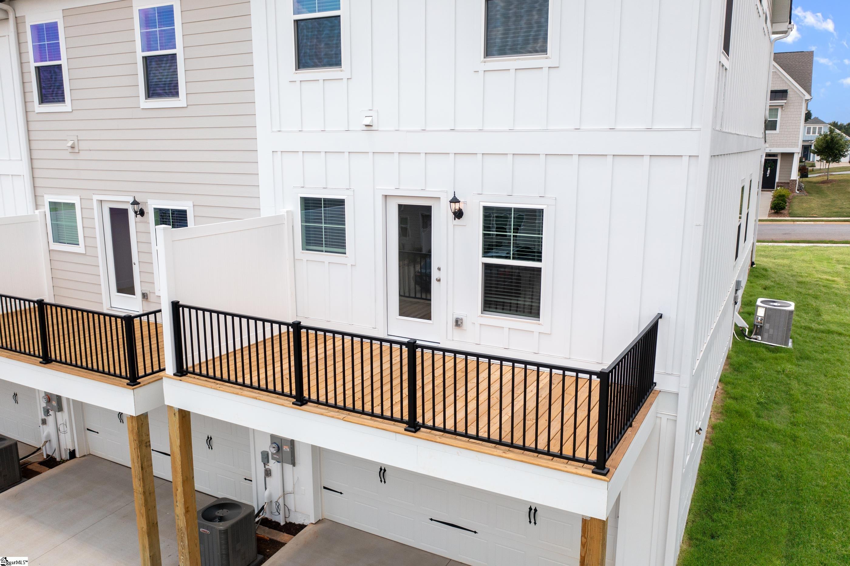 33 Leander Drive
