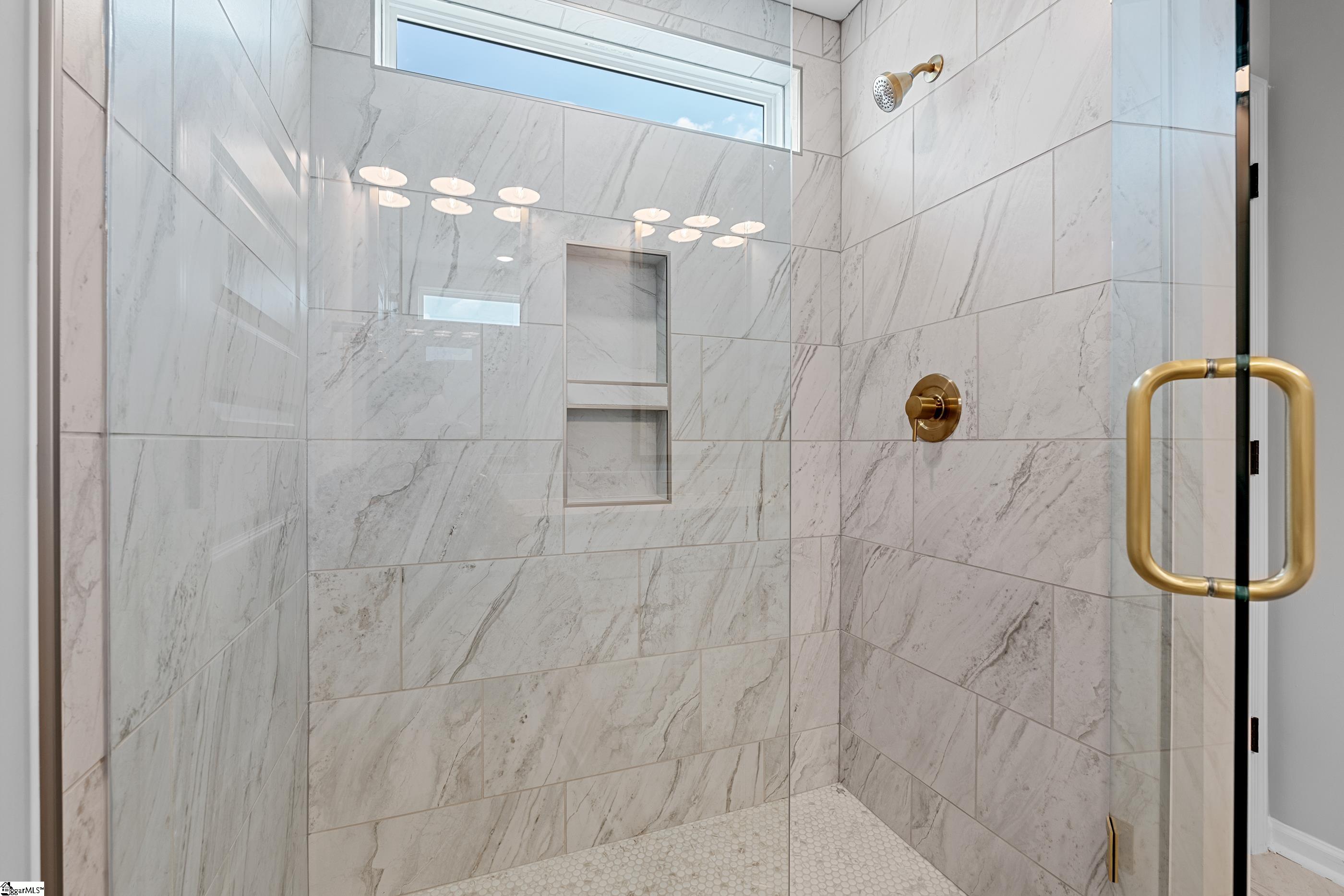 33 Leander Drive