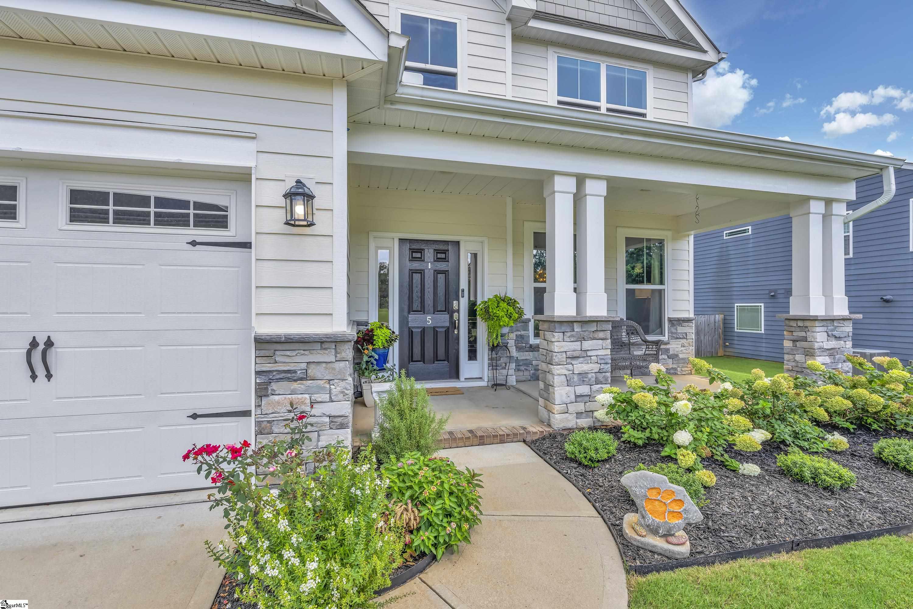 5 Foxbourne Way