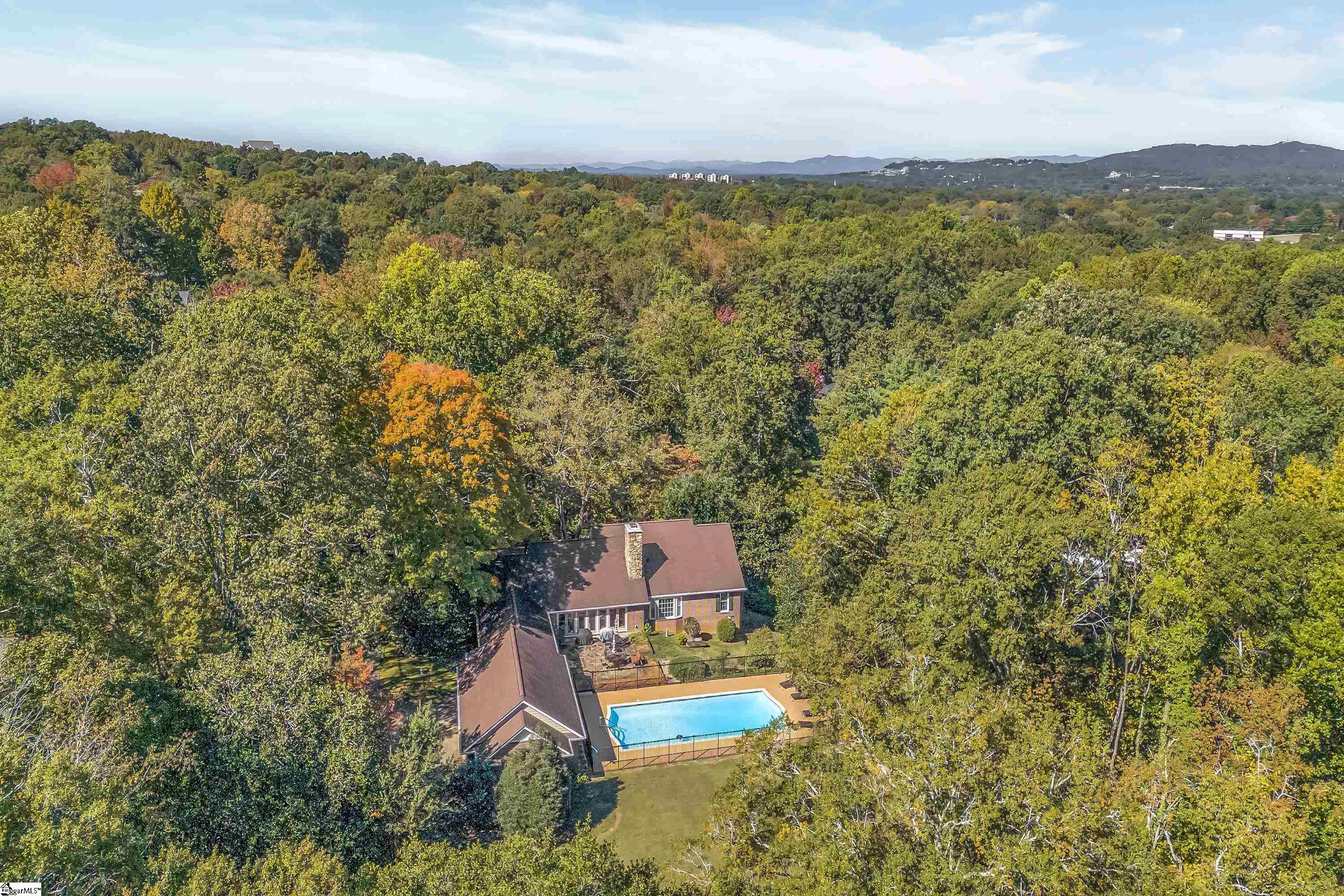 102 Graystone Road, Greenville