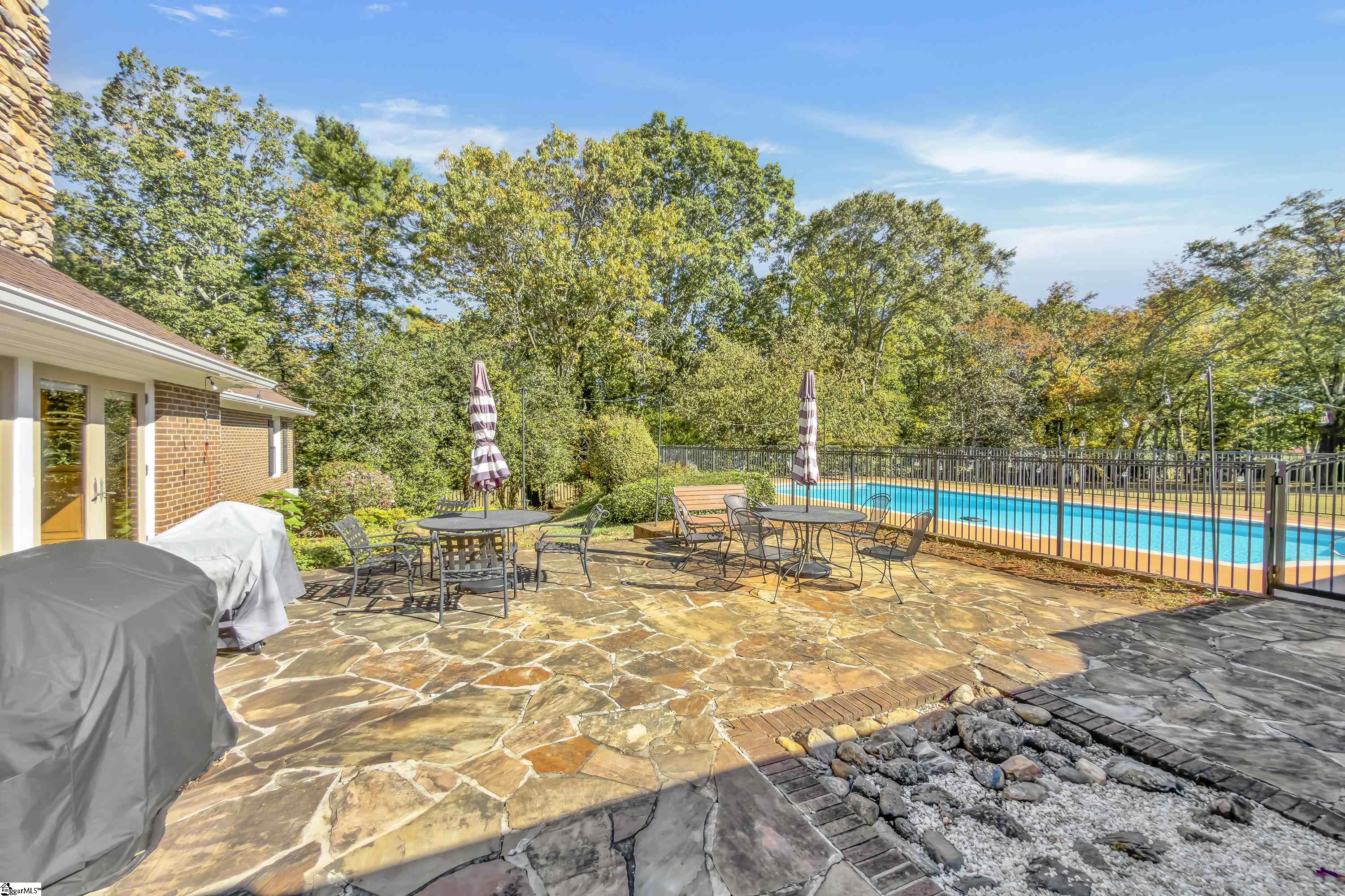 102 Graystone Road, Greenville