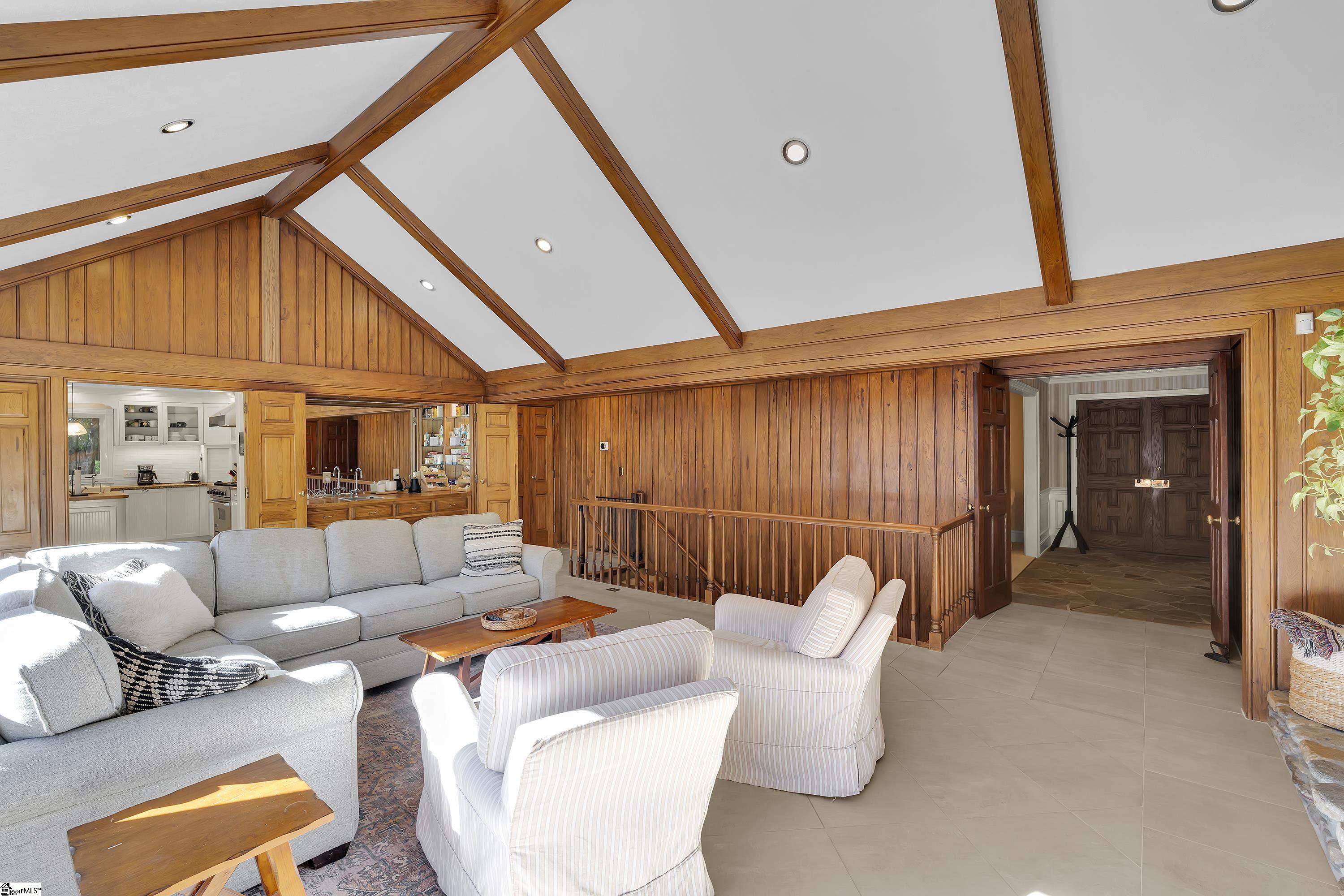 102 Graystone Road, Greenville