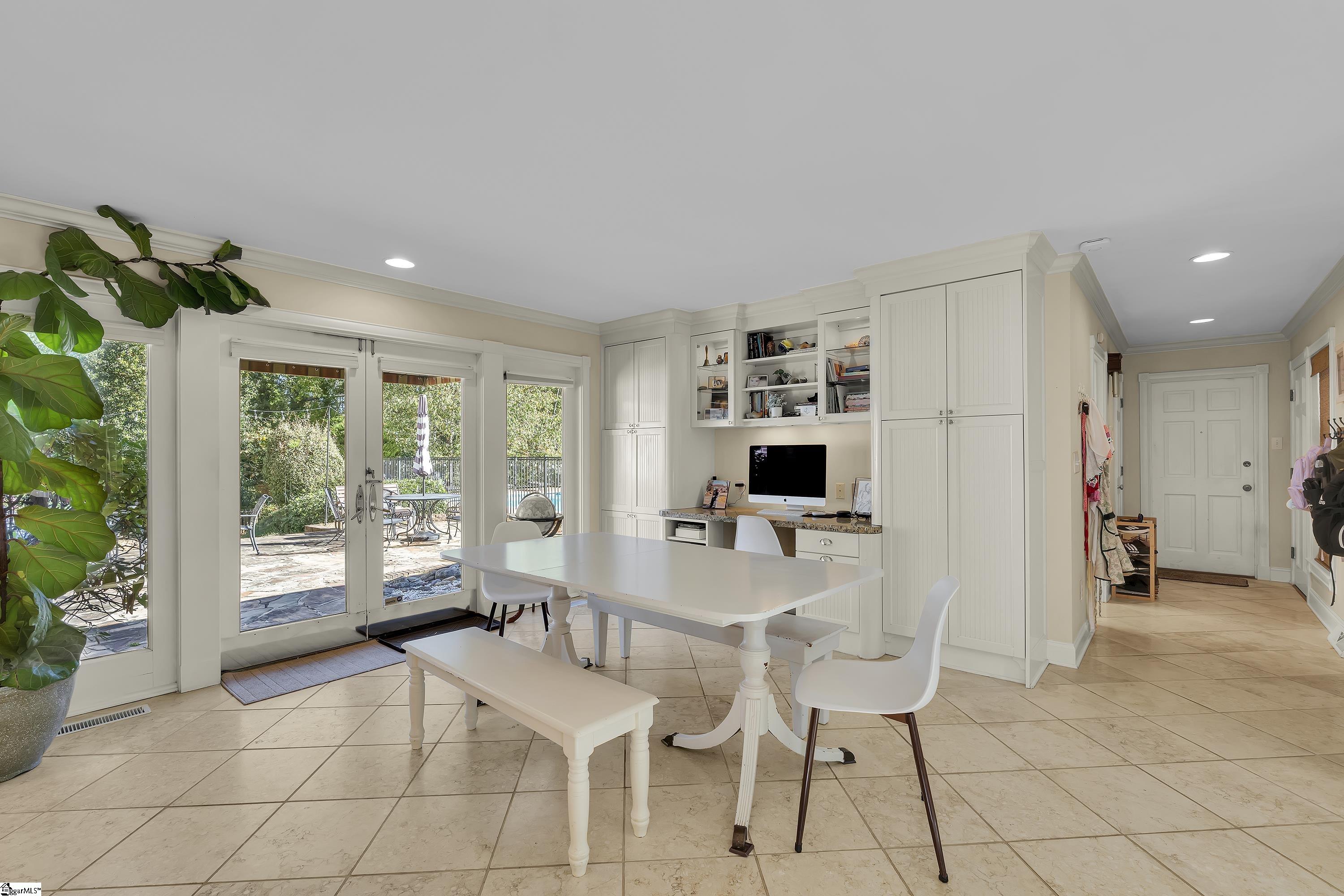 102 Graystone Road, Greenville
