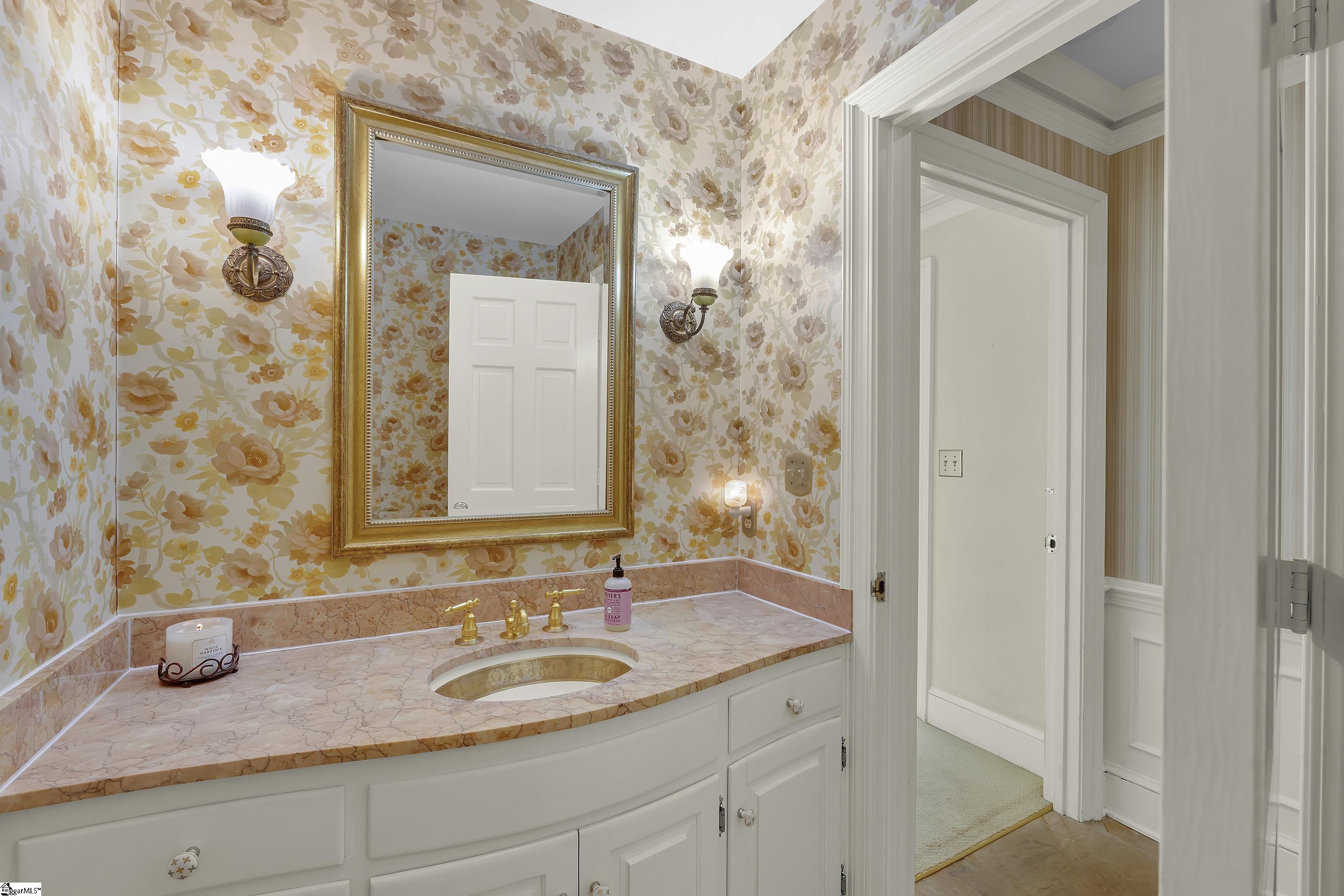 102 Graystone Road, Greenville