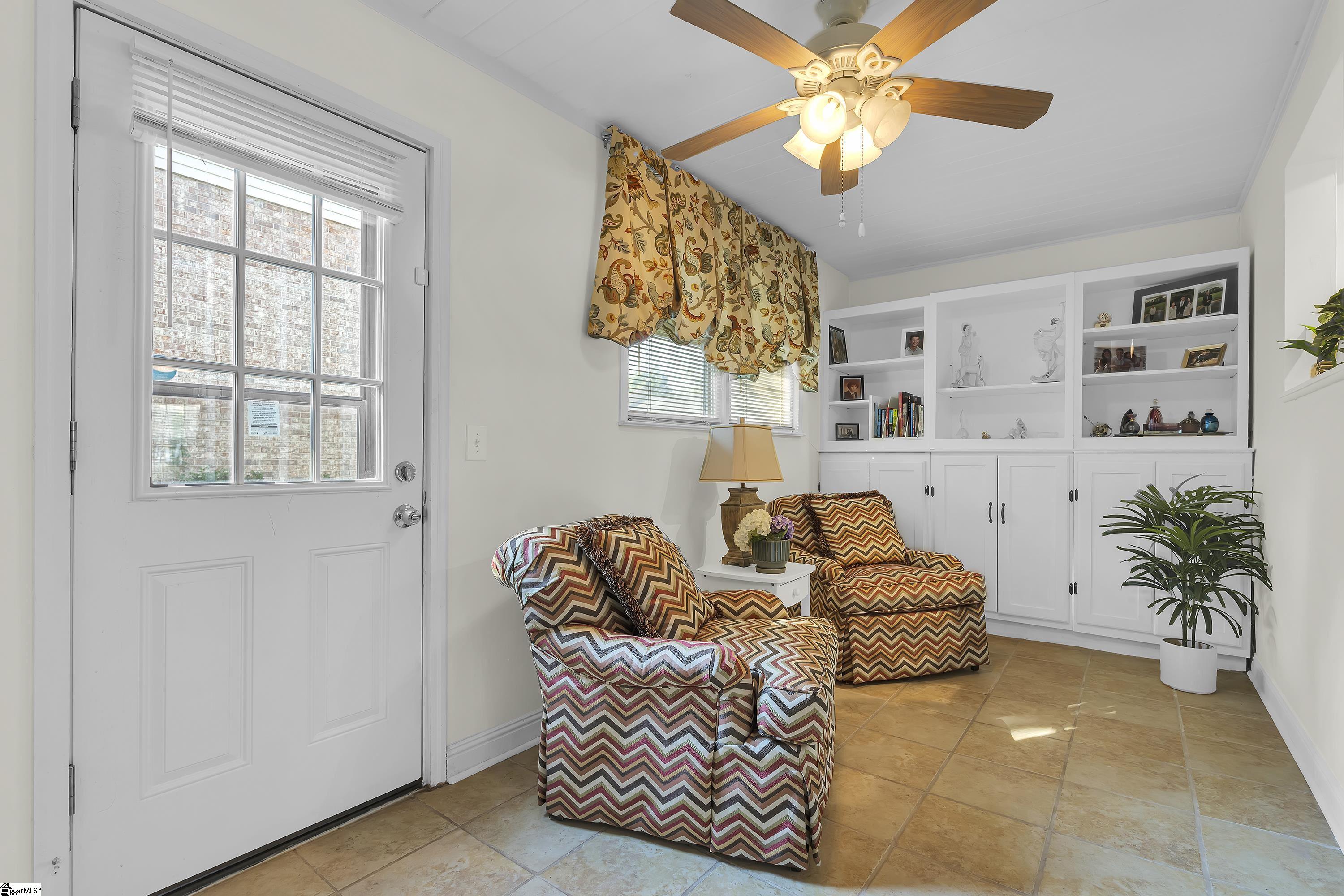 925 Cleveland Street Unit 235, Greenville Unit: Unit 235