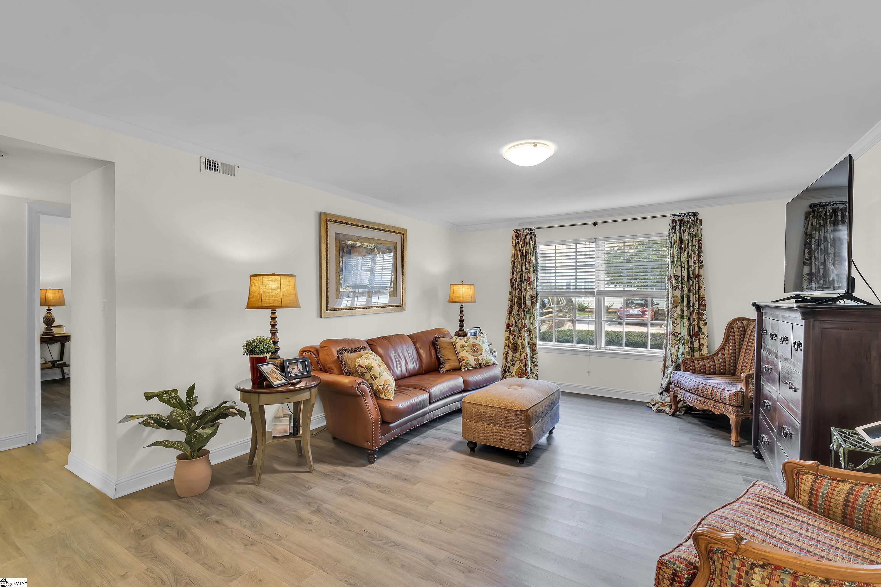 925 Cleveland Street Unit 235, Greenville Unit: Unit 235