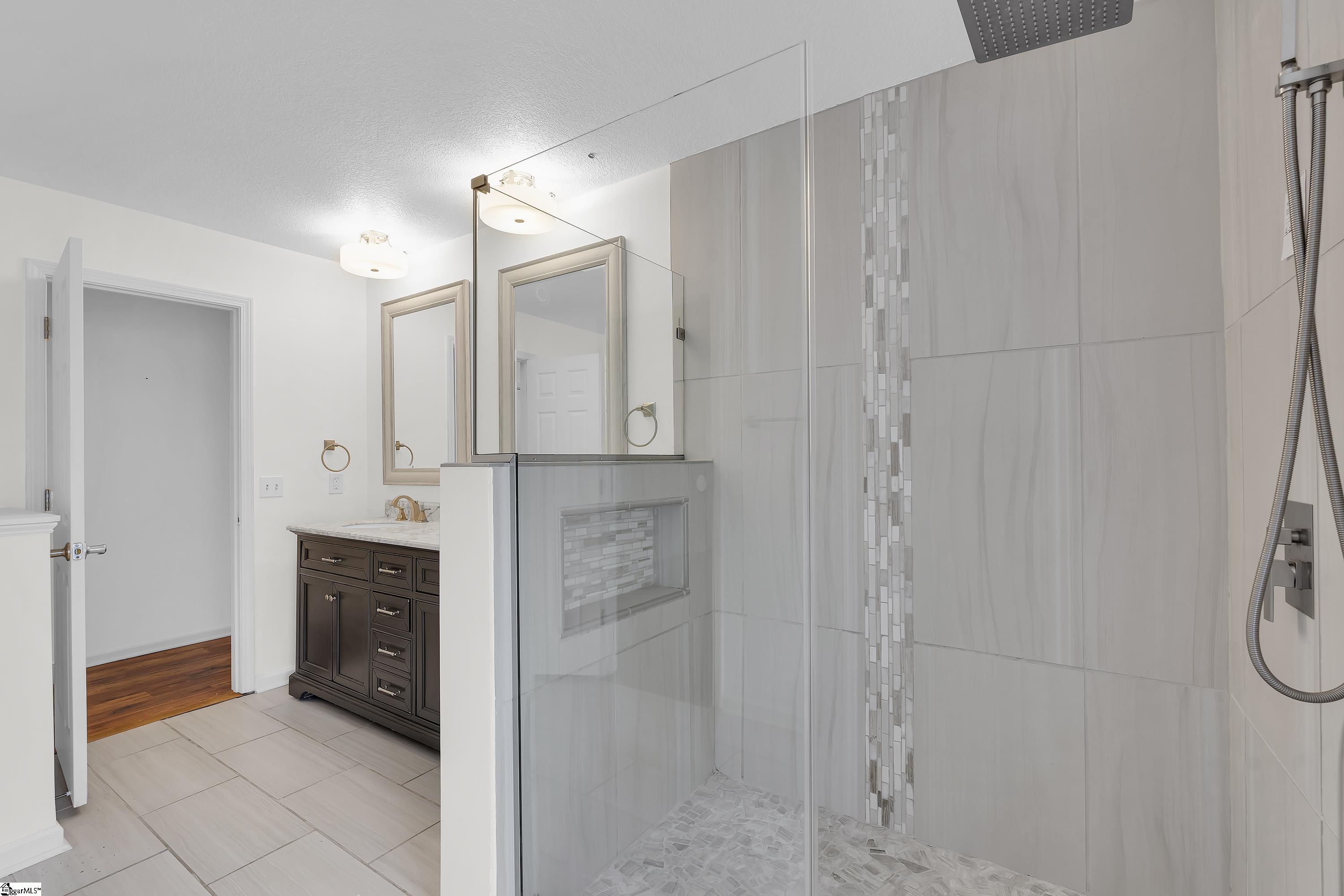 203 Roper Mountain Rd Extension