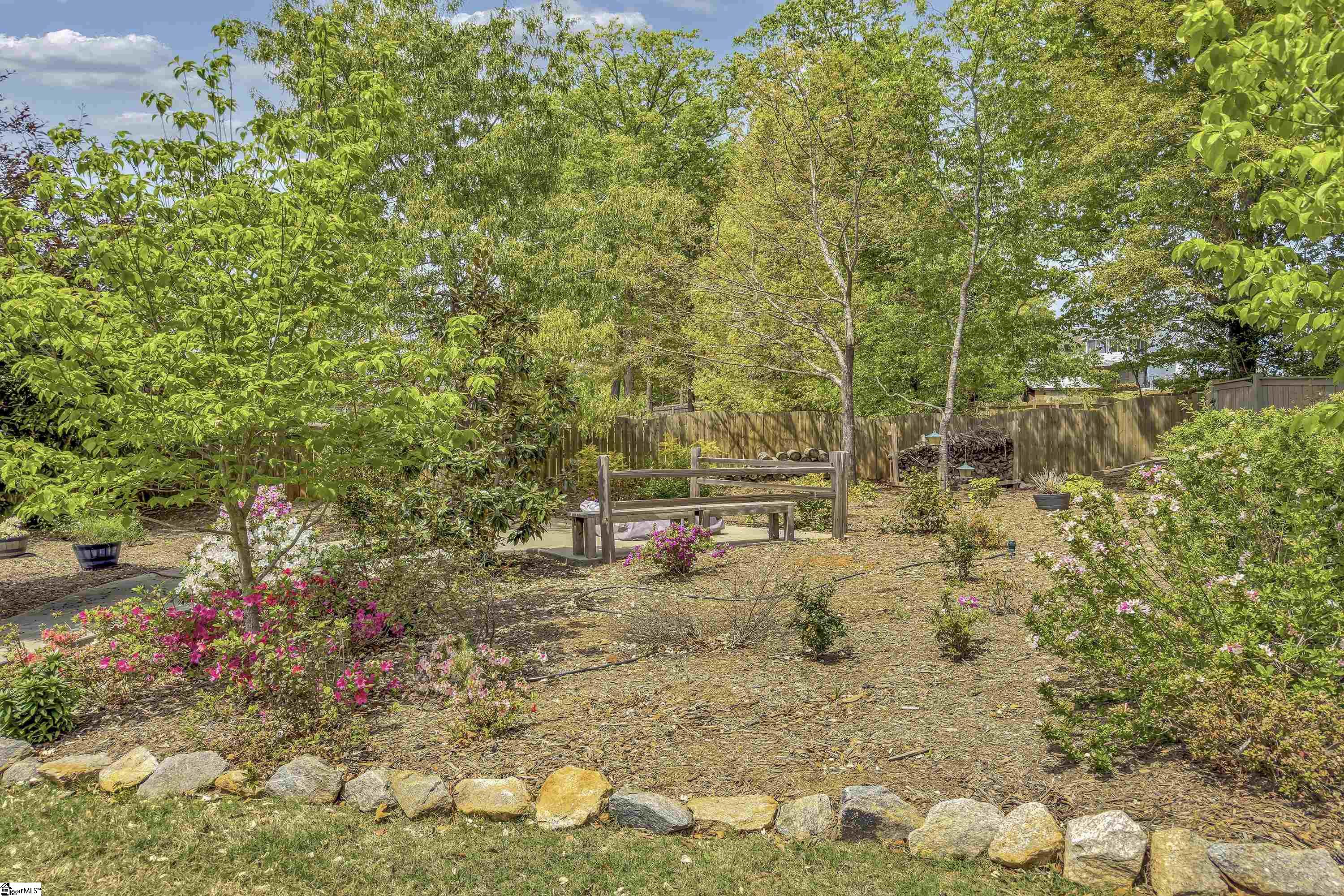 225 Bayswater Lane