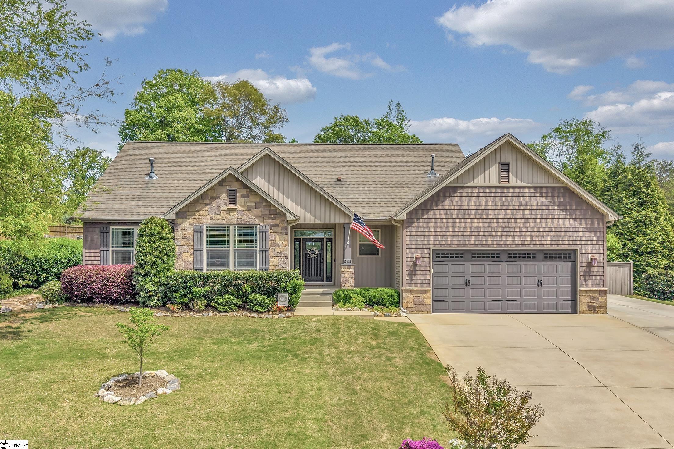 225 Bayswater Lane