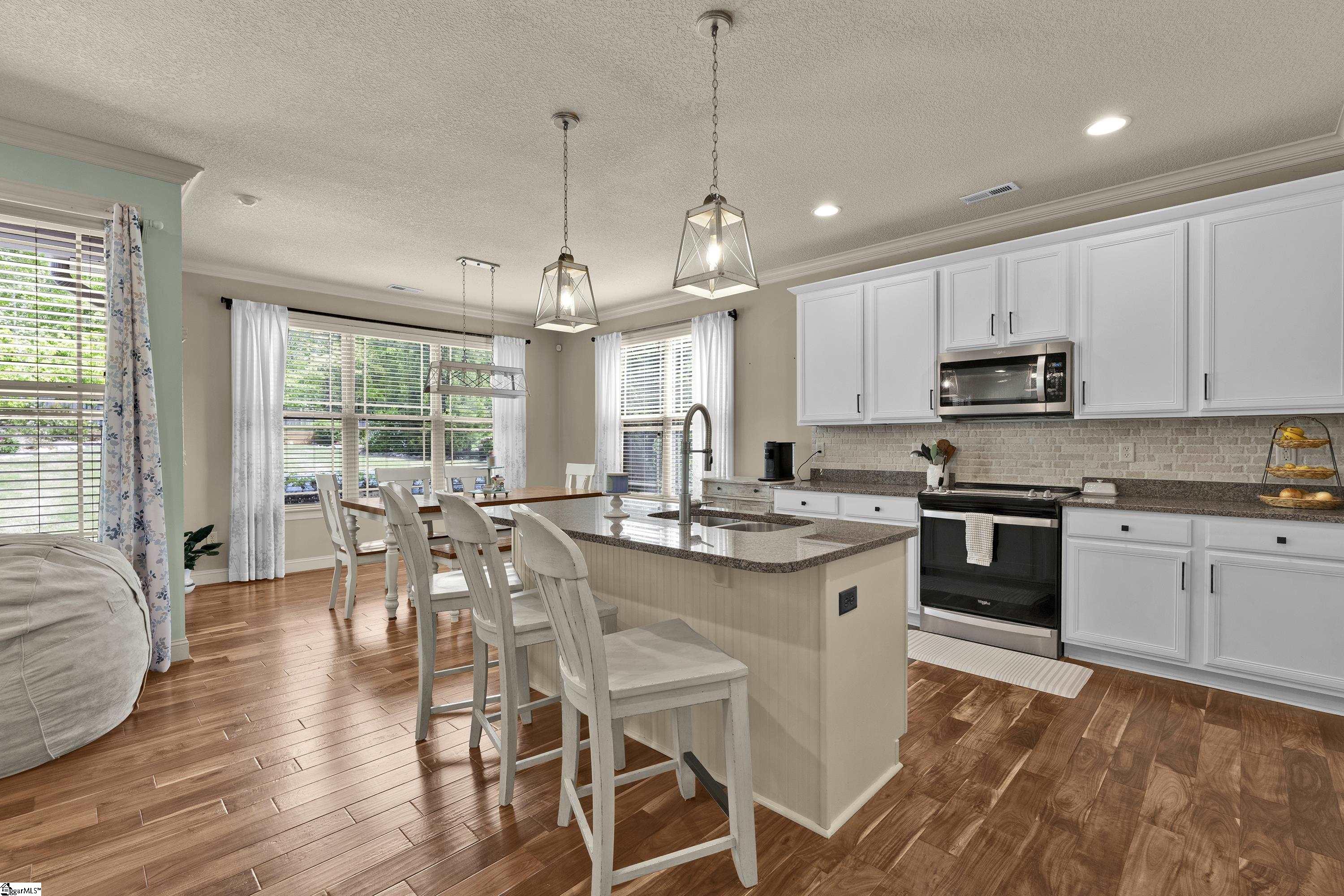 225 Bayswater Lane