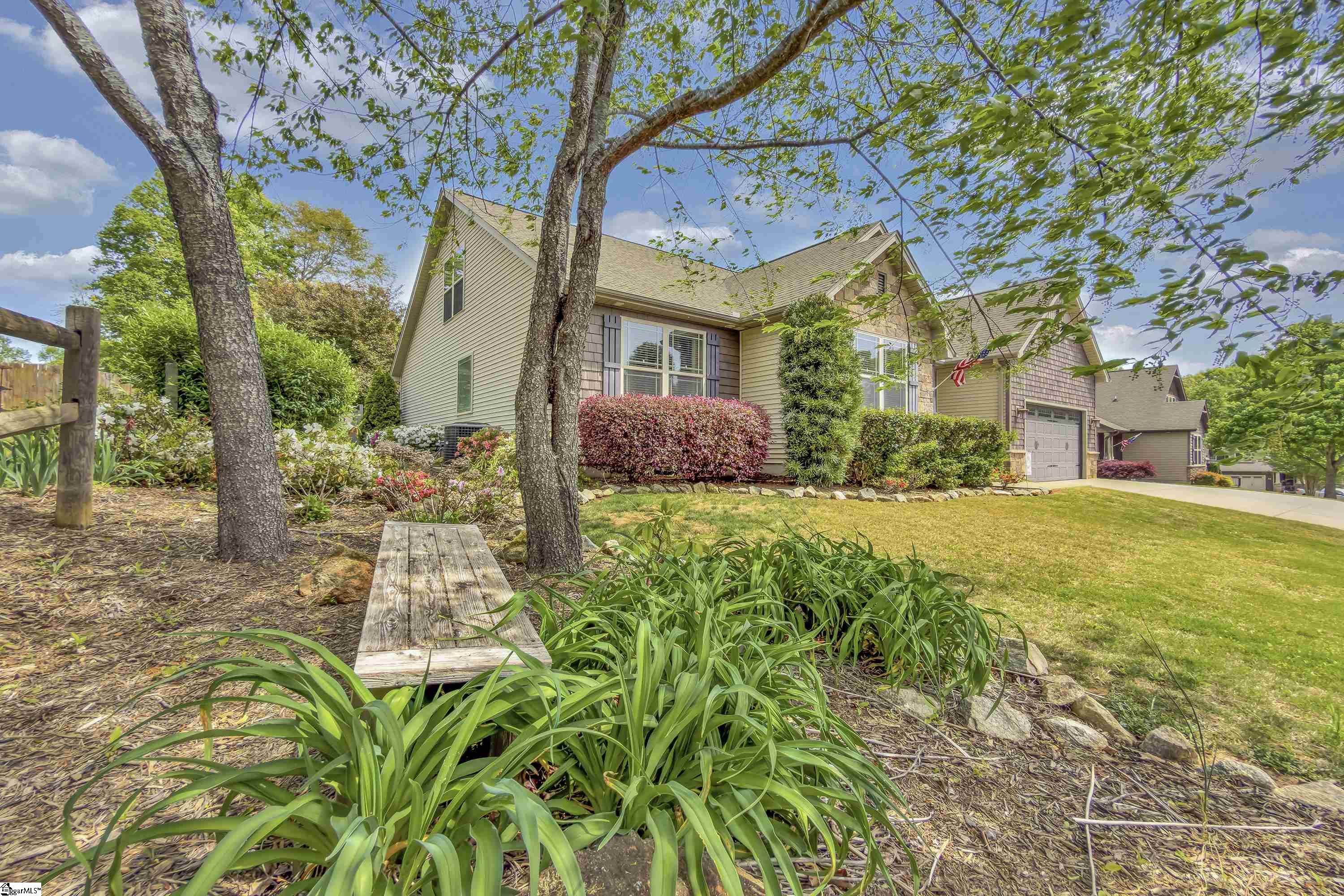 225 Bayswater Lane