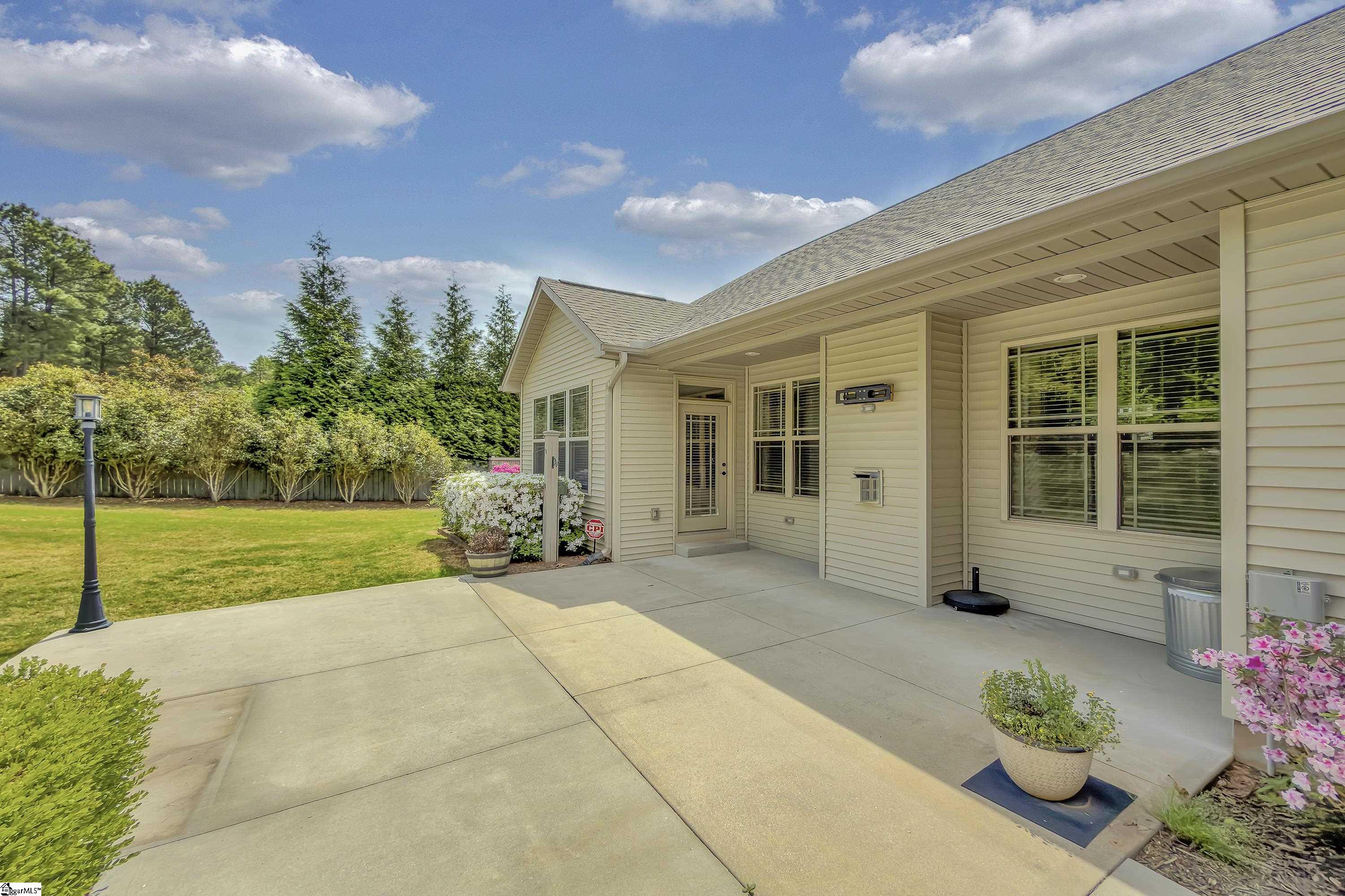 225 Bayswater Lane
