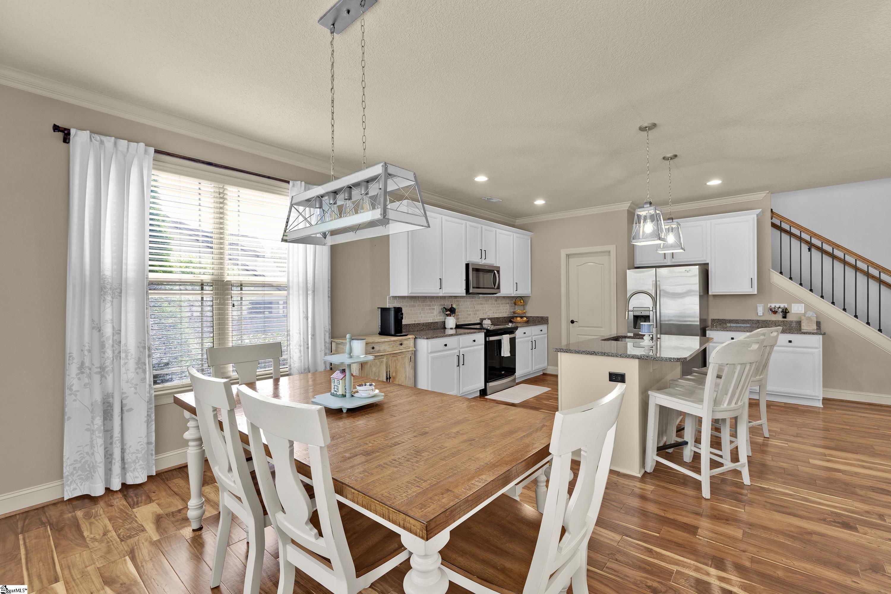 225 Bayswater Lane