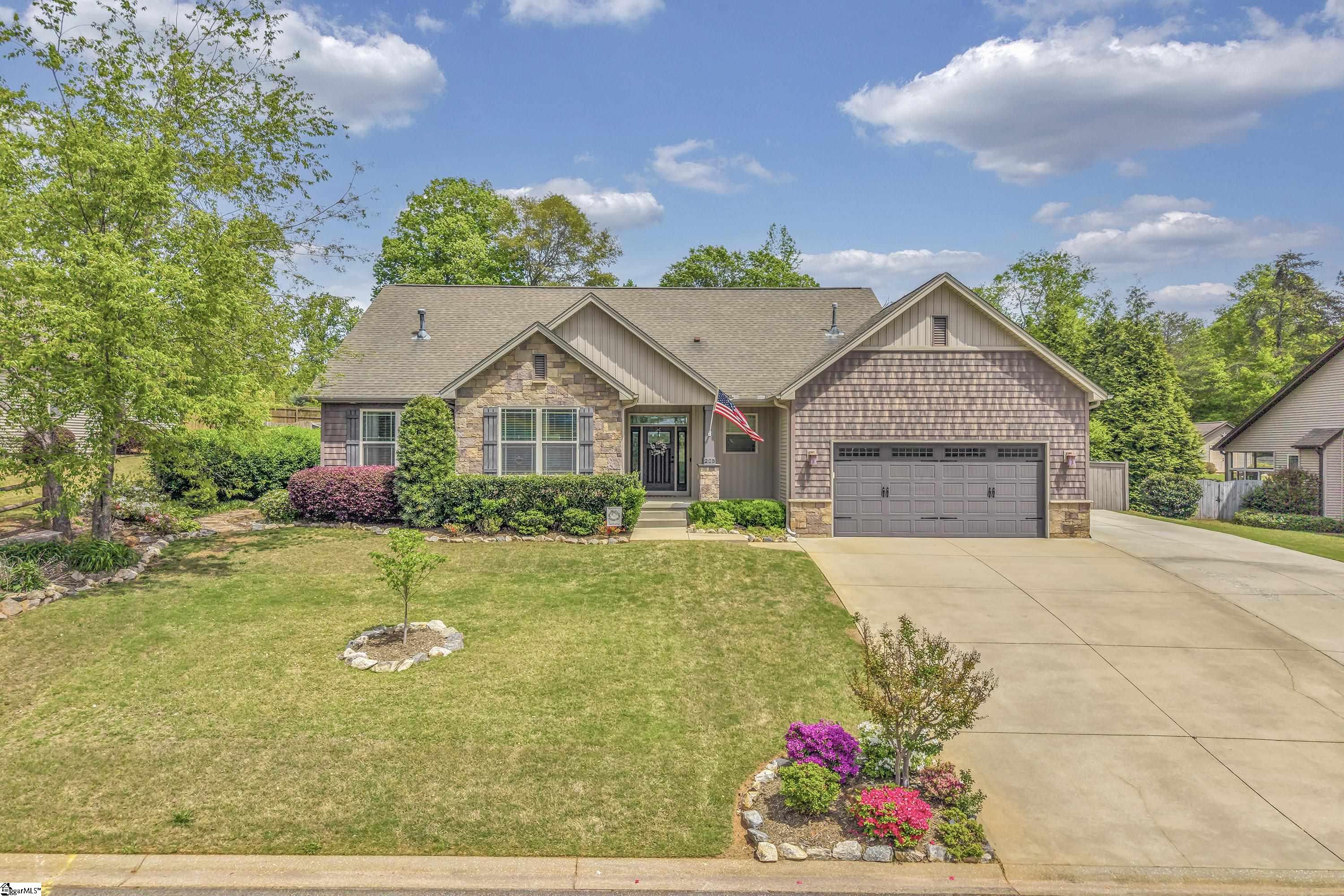 225 Bayswater Lane