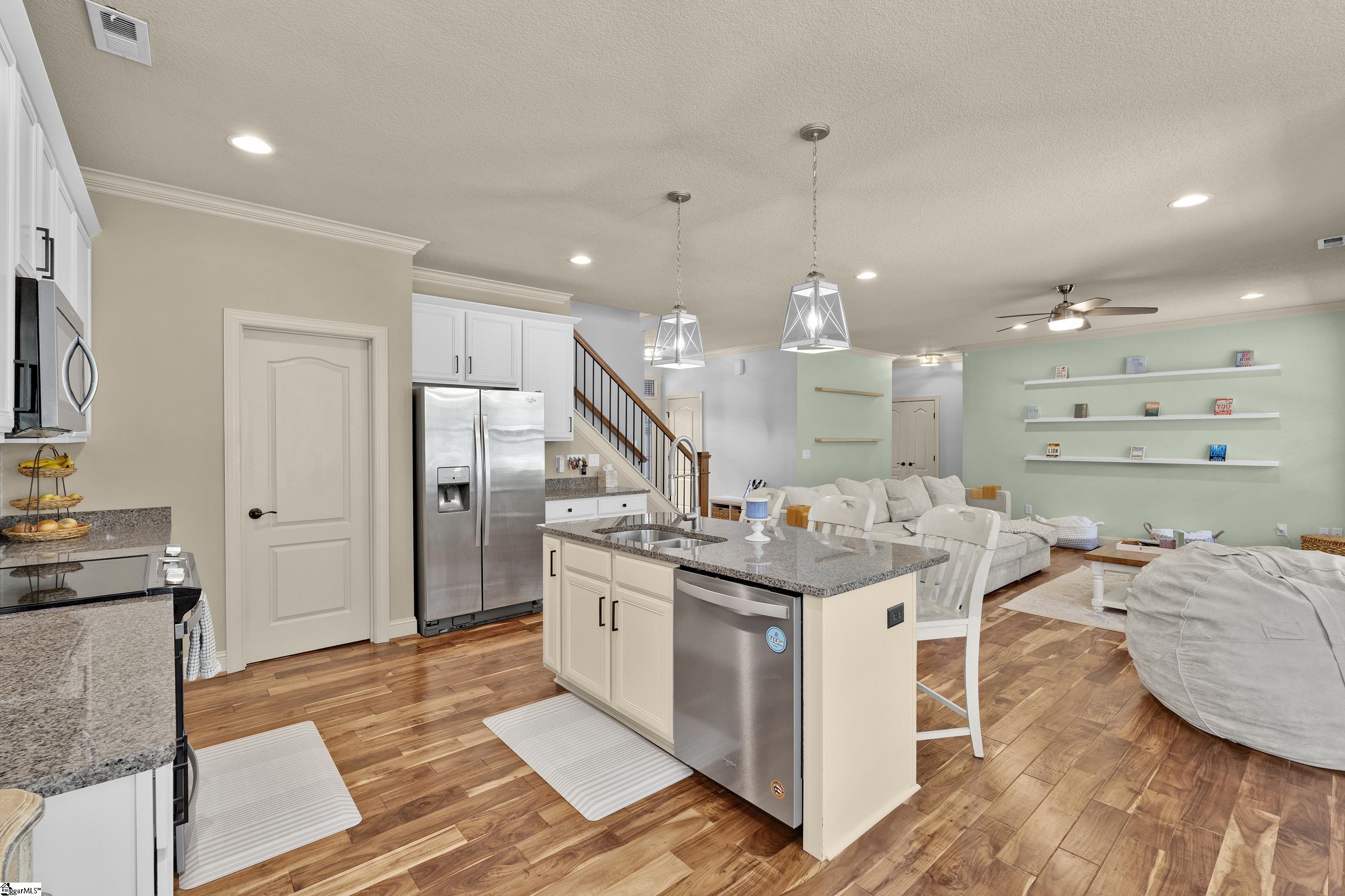 225 Bayswater Lane