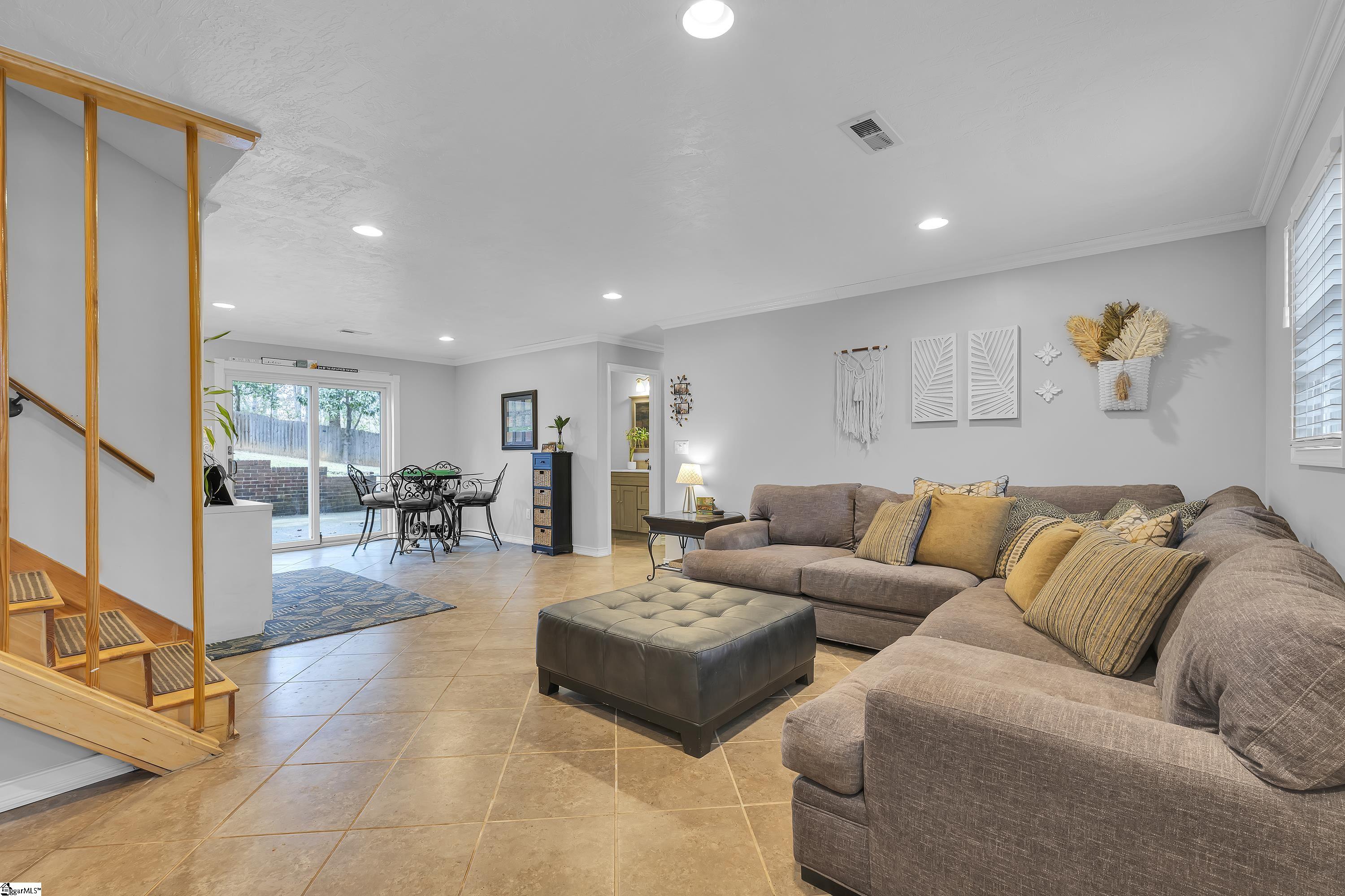 6 Devonshire Lane