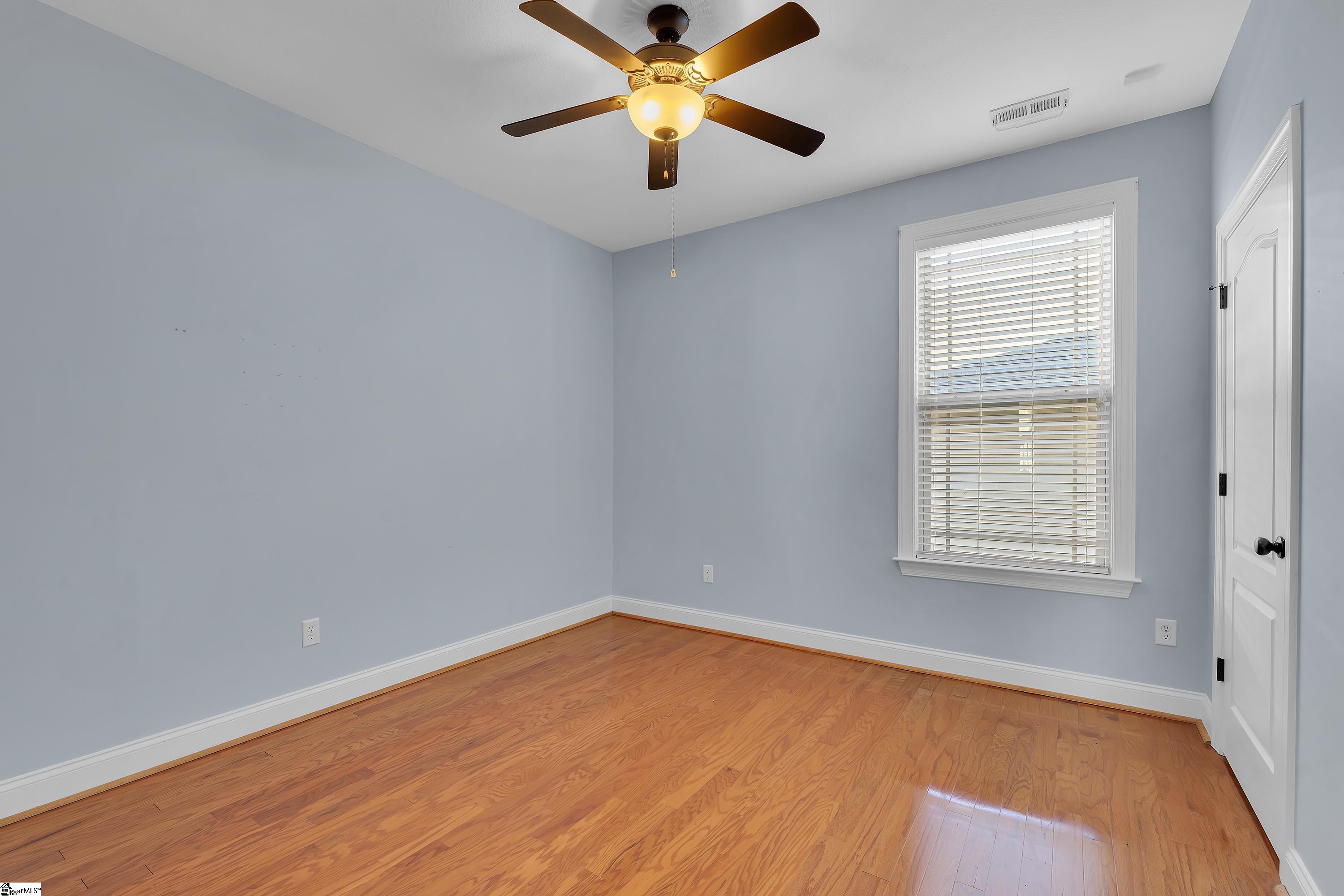 23 Litten Way