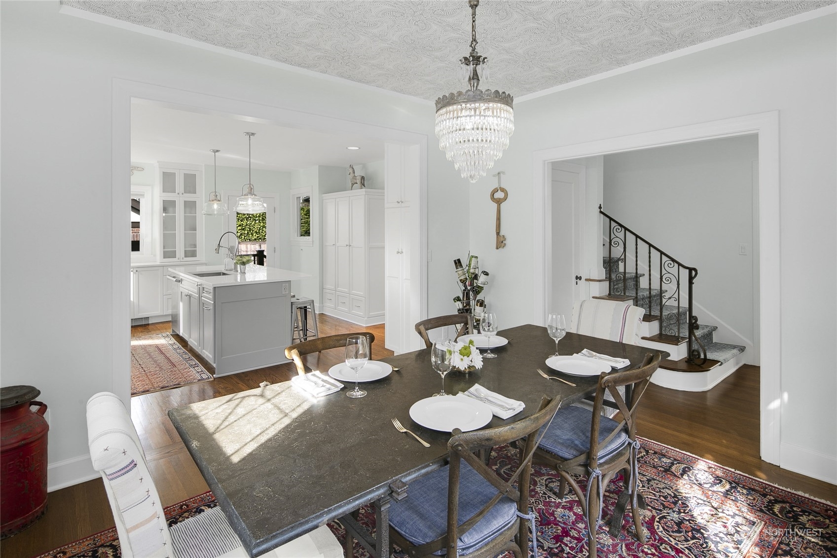 3837 Cascadia Avenue S