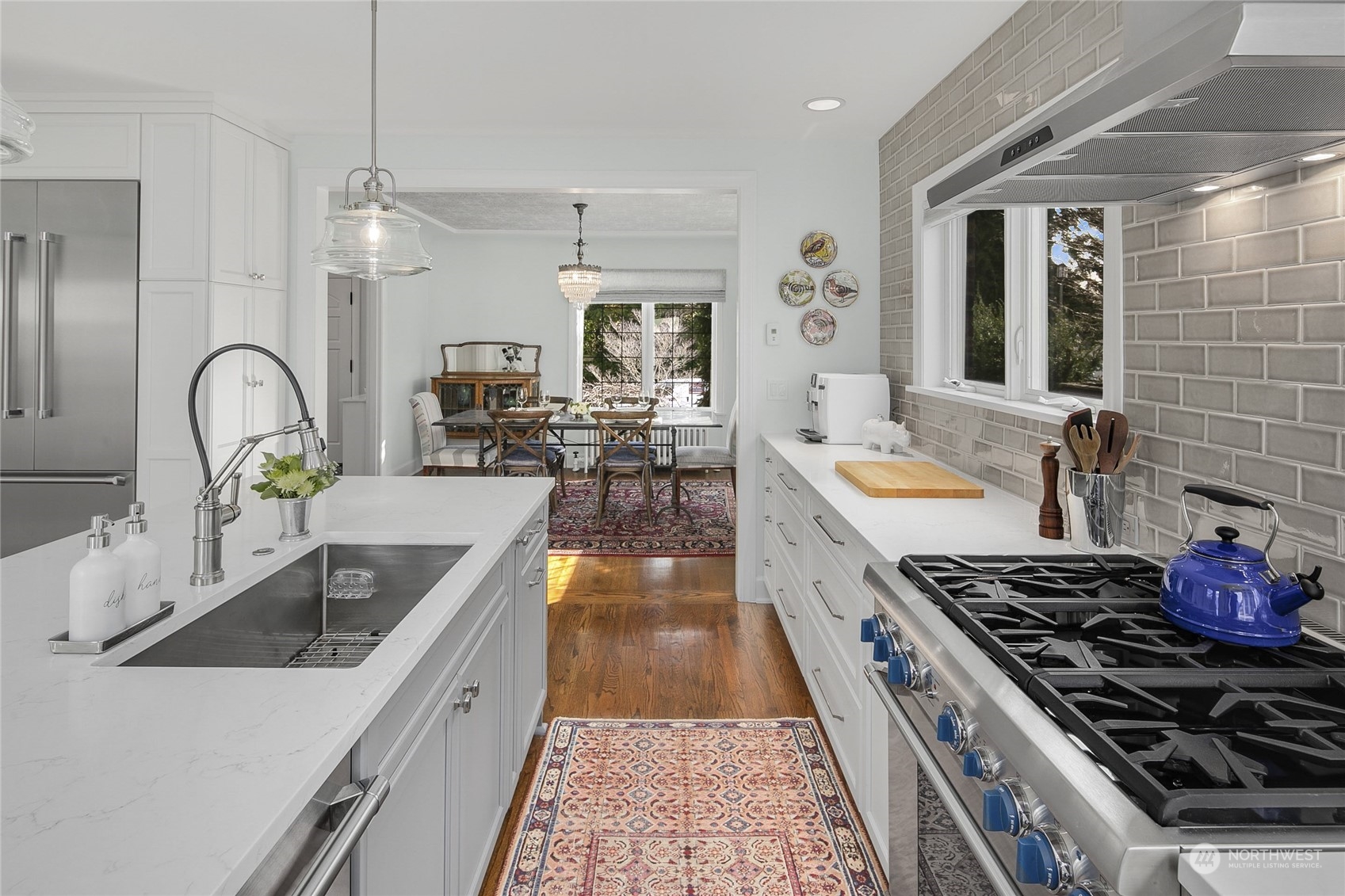 3837 Cascadia Avenue S