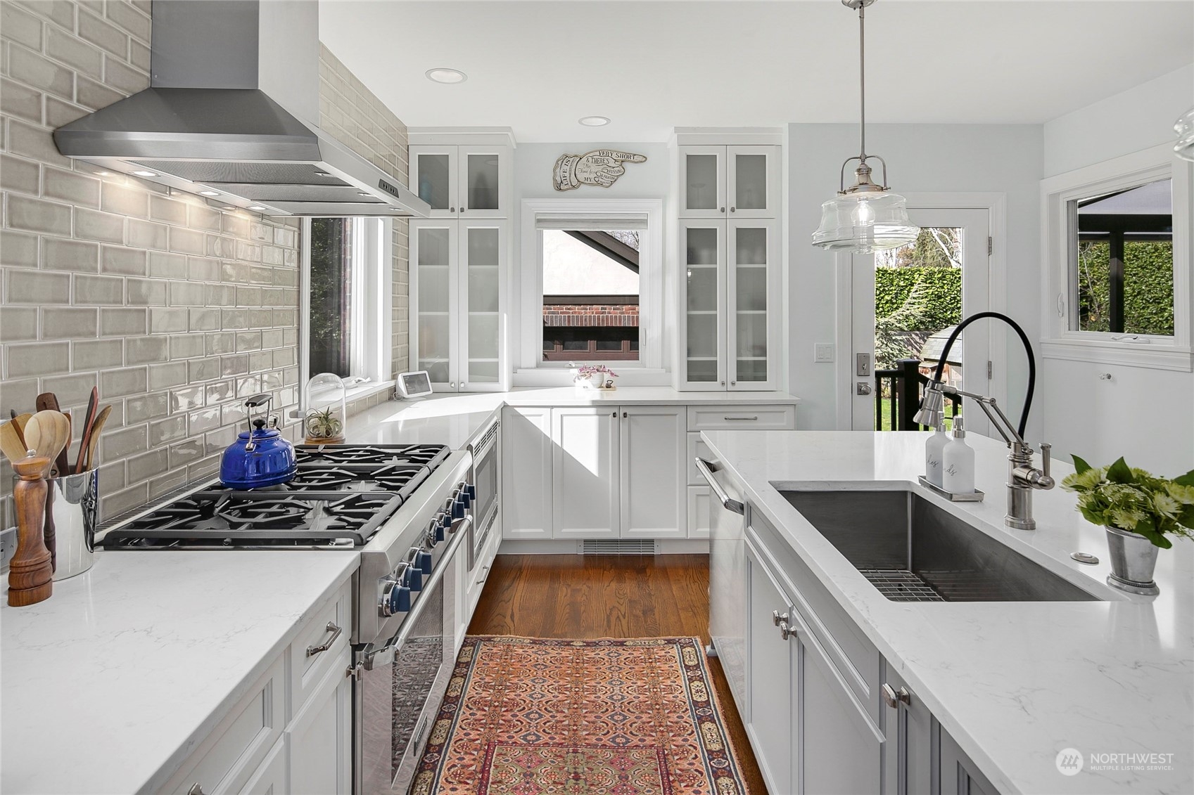 3837 Cascadia Avenue S