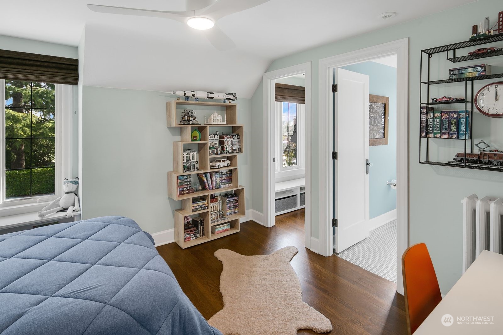 3837 Cascadia Avenue S