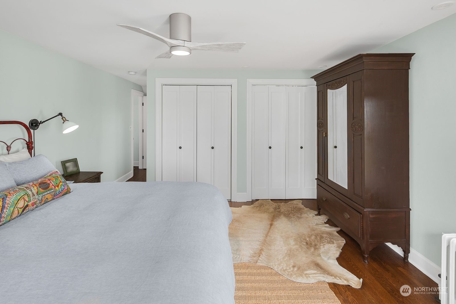 3837 Cascadia Avenue S