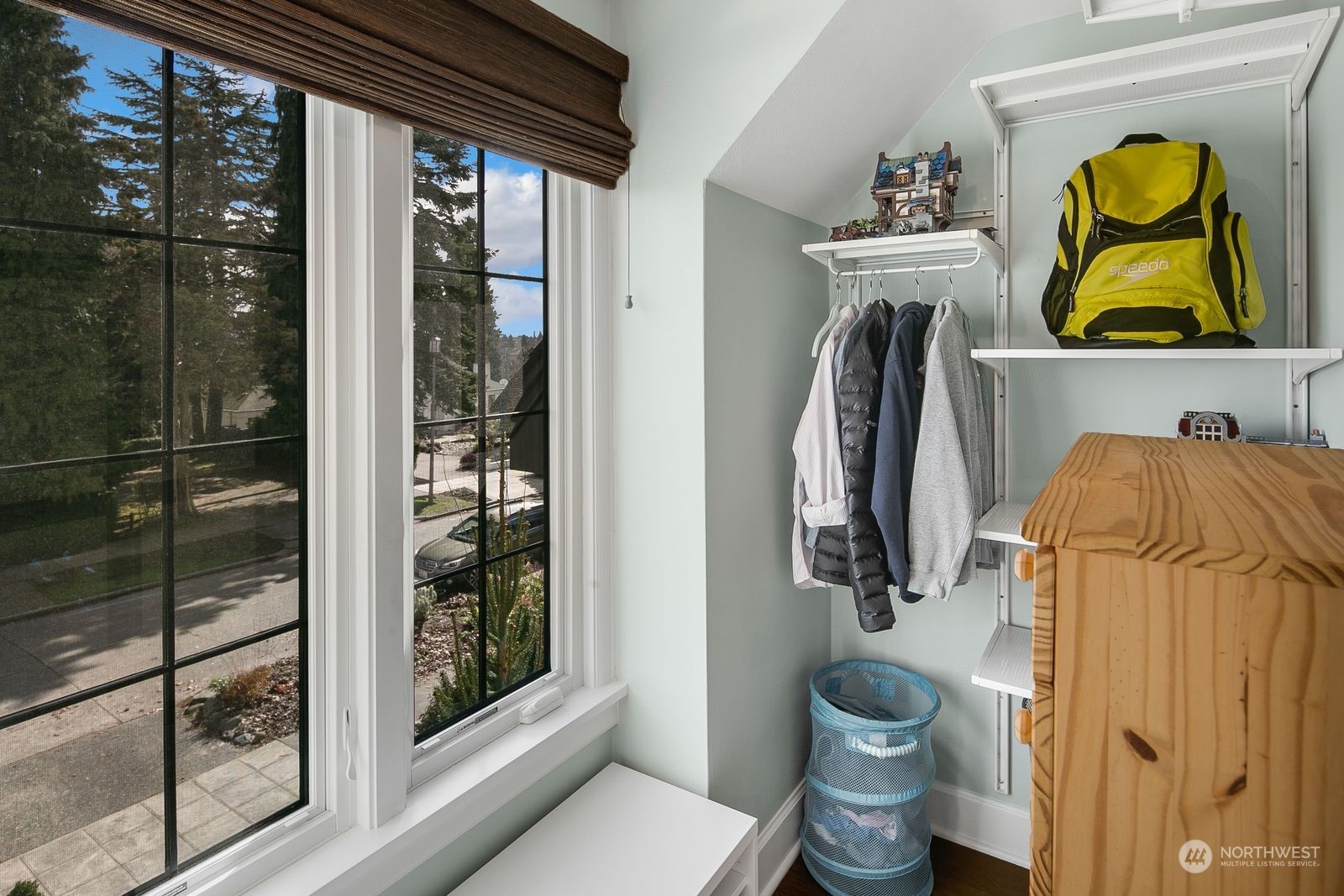 3837 Cascadia Avenue S