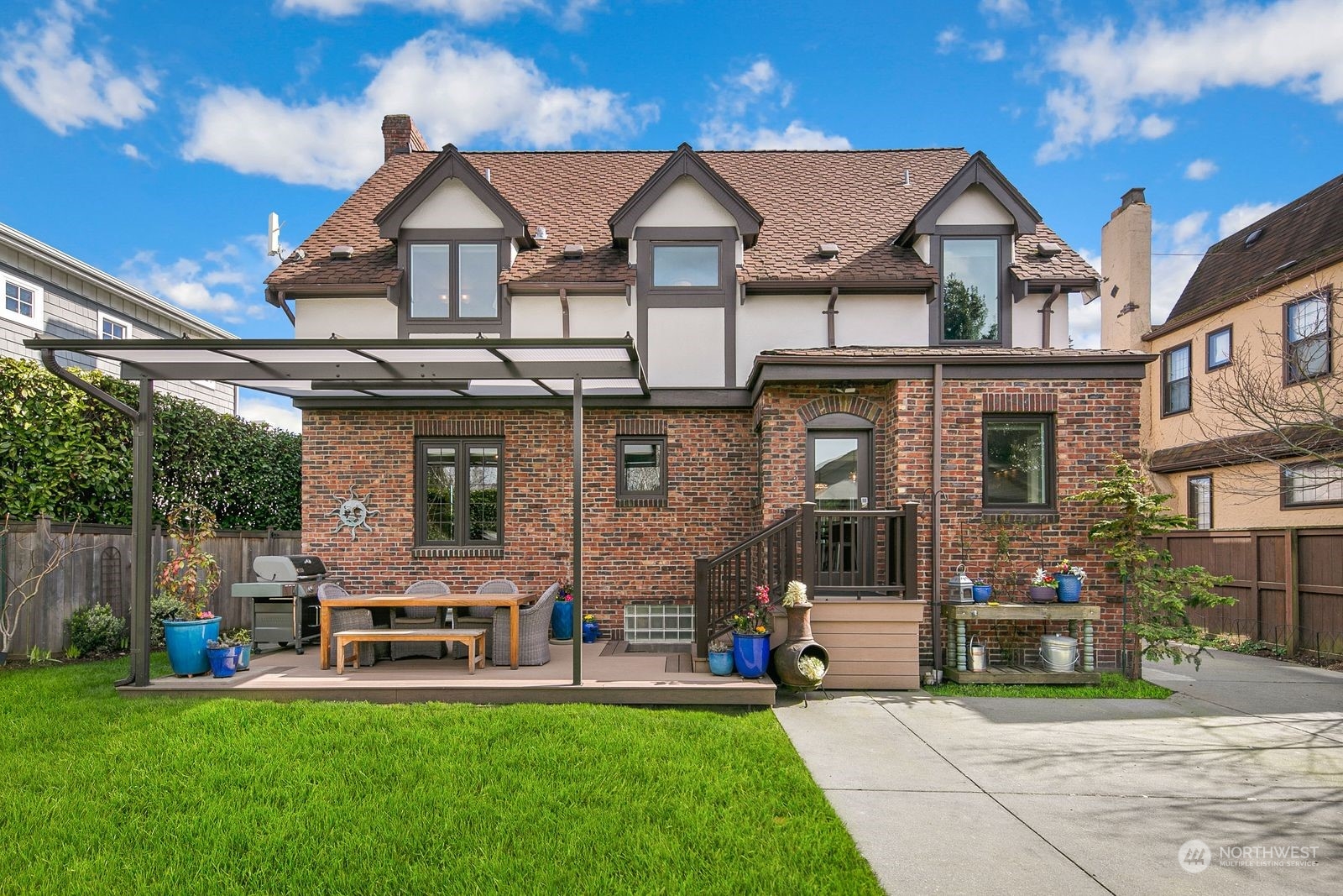 3837 Cascadia Avenue S