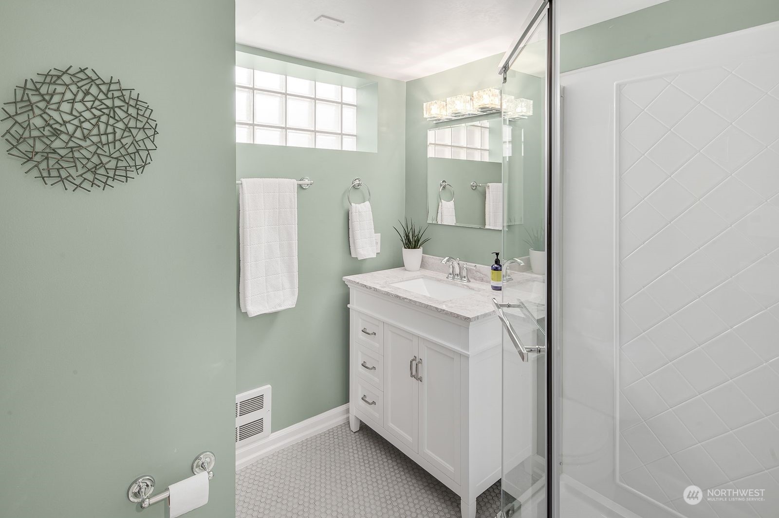 3837 Cascadia Avenue S