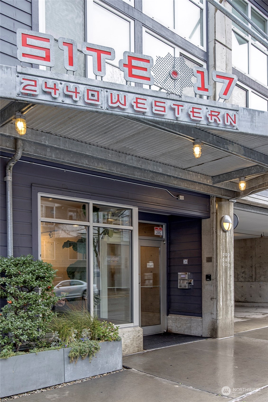 2440 Western Avenue Unit: 417