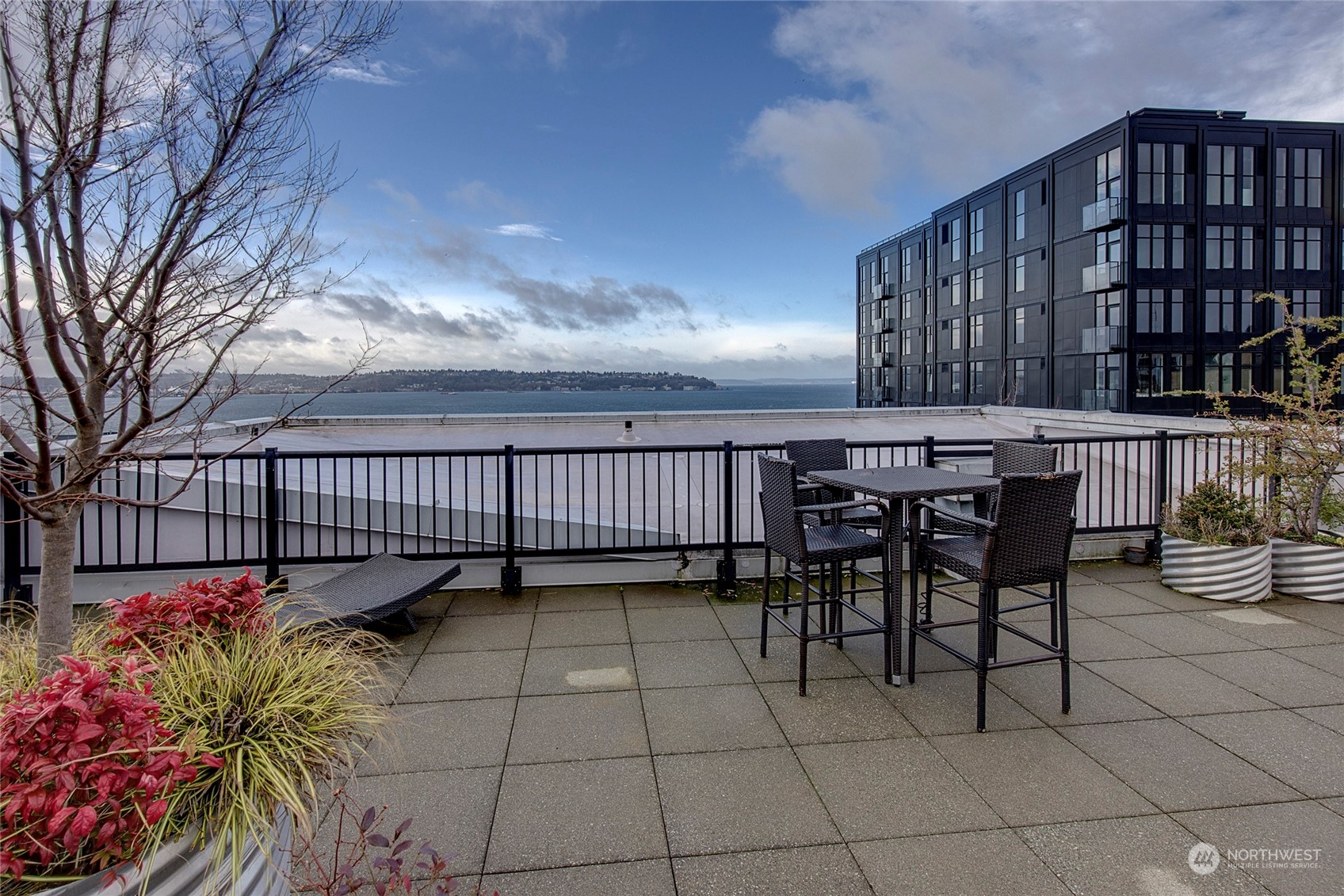 2440 Western Avenue Unit: 417