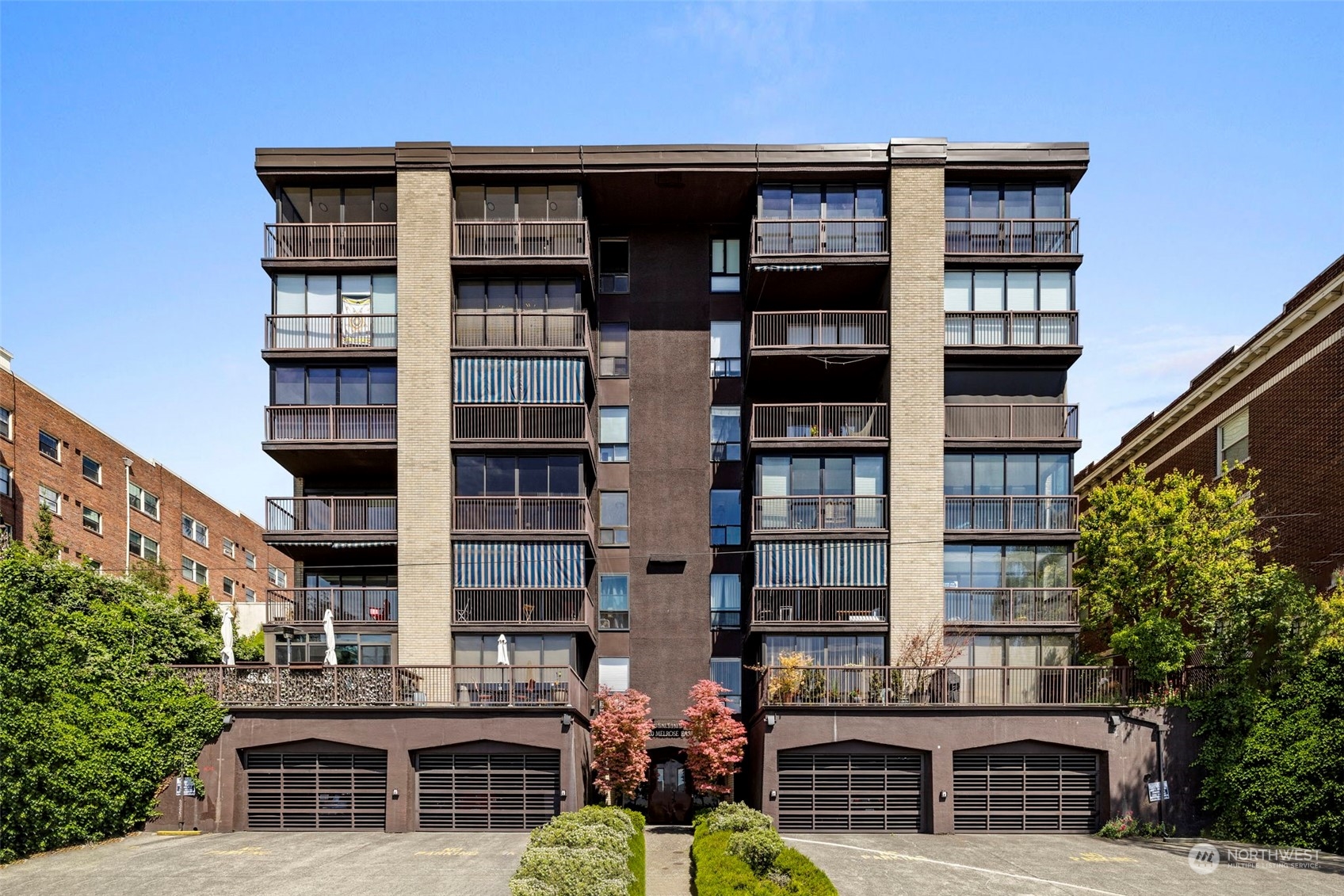 320 Melrose Avenue E Unit: 606