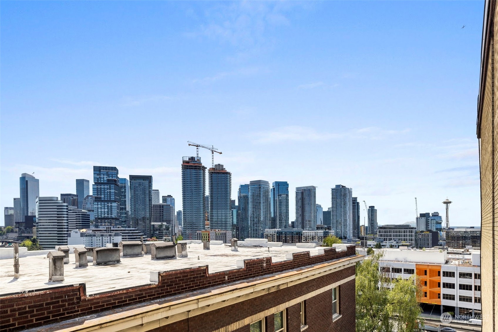 320 Melrose Avenue E Unit: 606