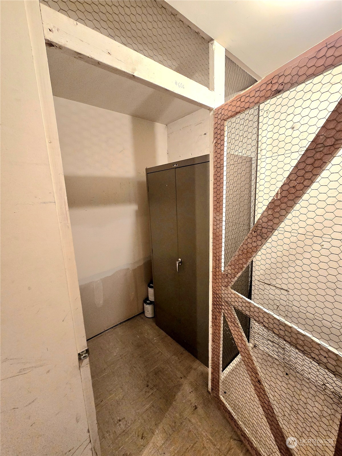 320 Melrose Avenue E Unit: 606