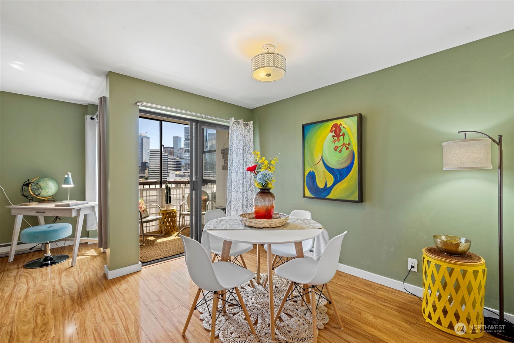 320 Melrose Avenue E Unit: 606