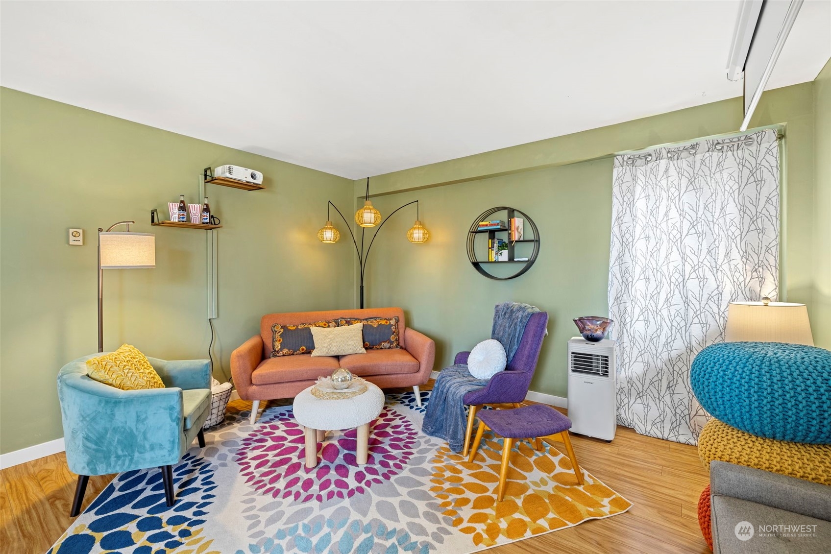320 Melrose Avenue E Unit: 606