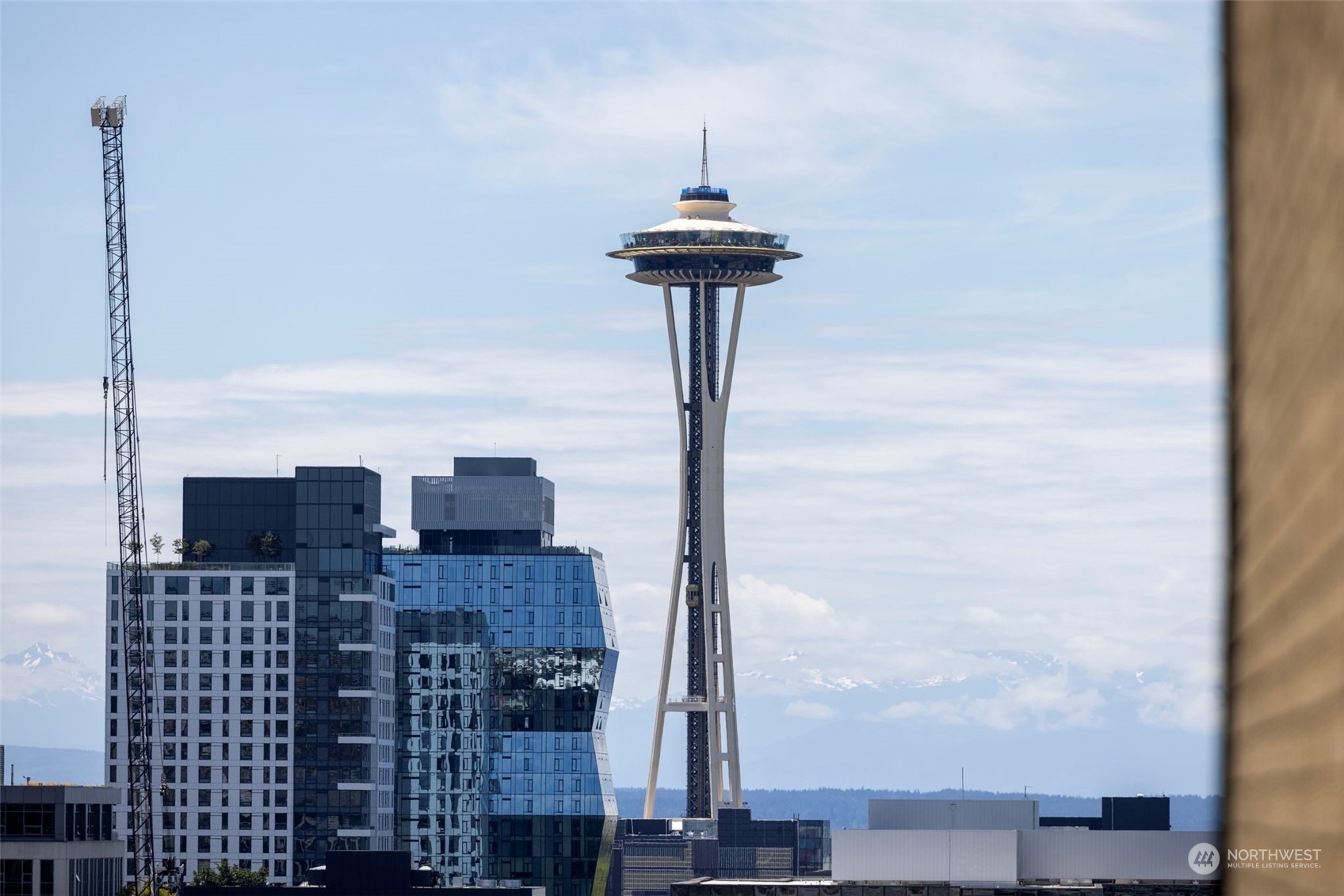 320 Melrose Avenue E Unit: 606