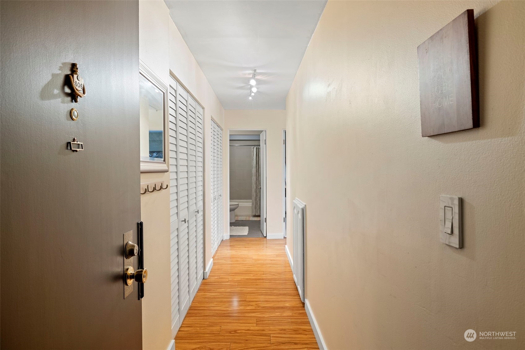 320 Melrose Avenue E Unit: 606