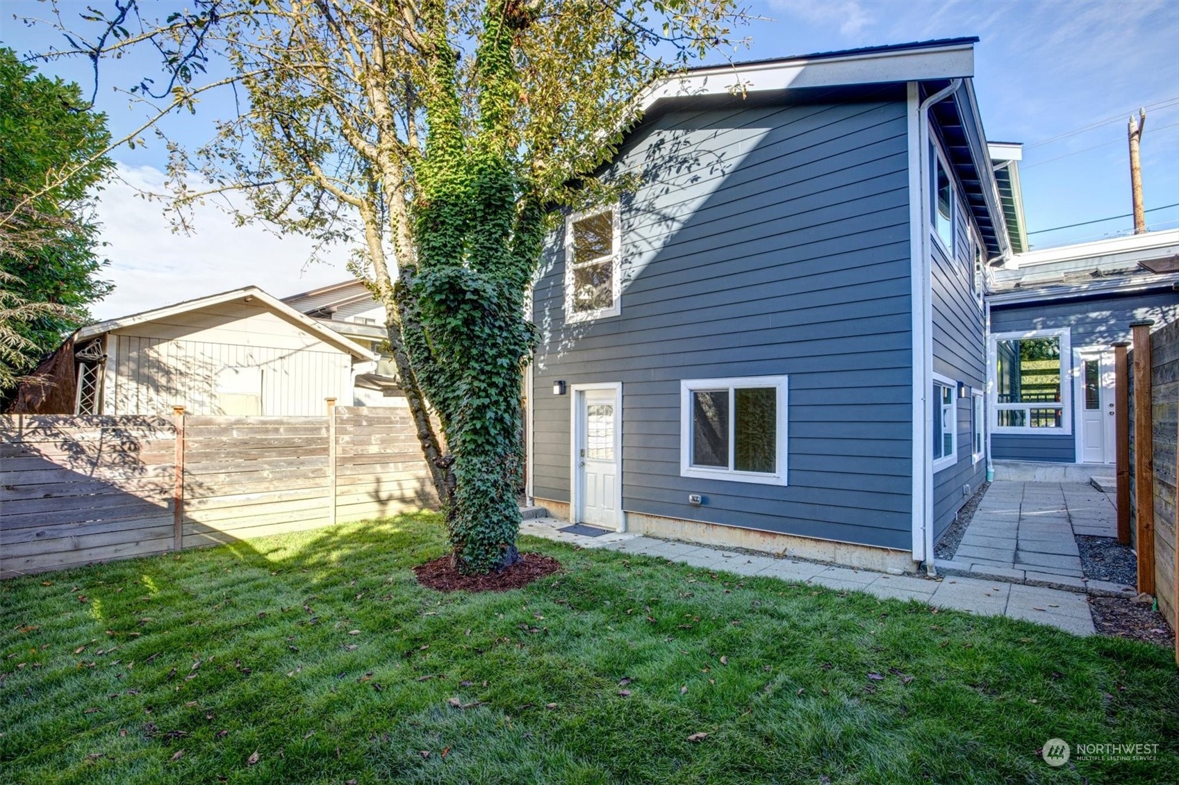 4625 S Frontenac Street