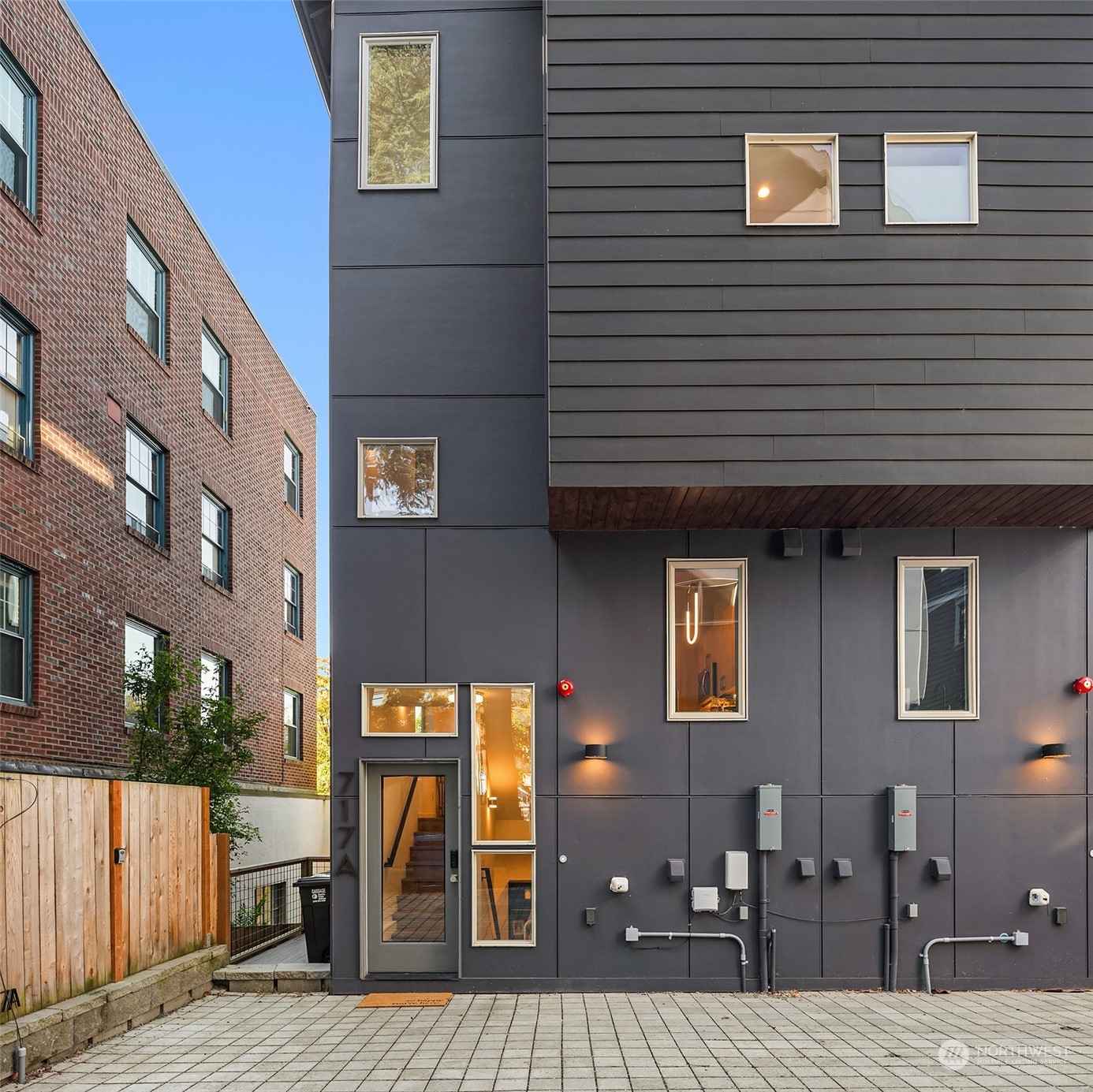 717 Belmont Place E Unit: A