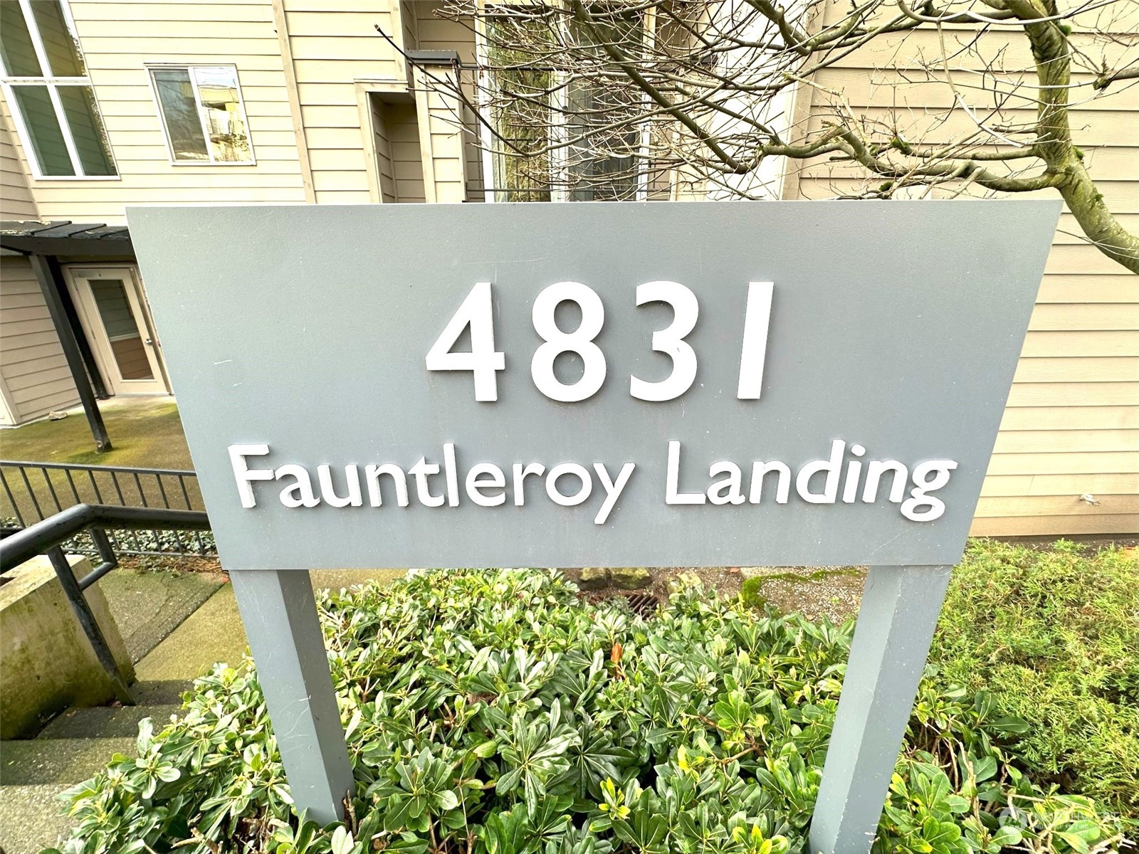 4831 Fauntleroy SW Unit: 107