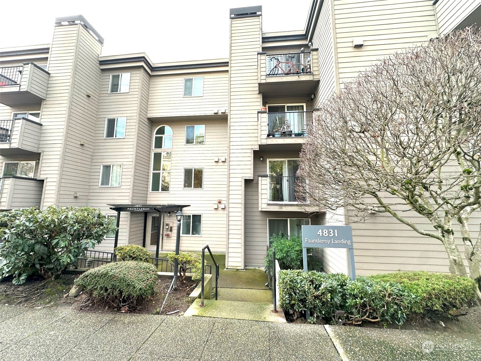 4831 Fauntleroy SW Unit: 107