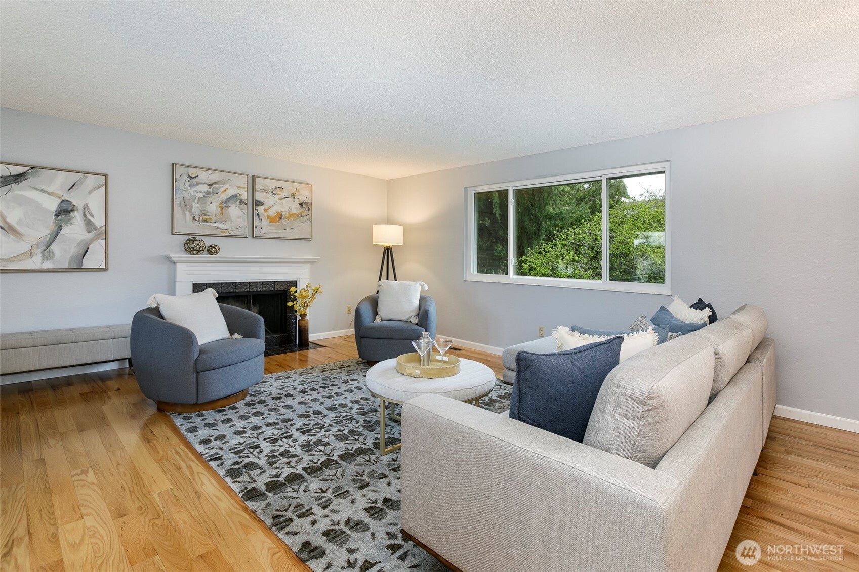 9539 Palatine Avenue N