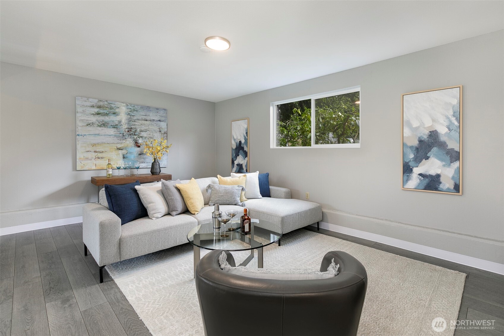 9539 Palatine Avenue N